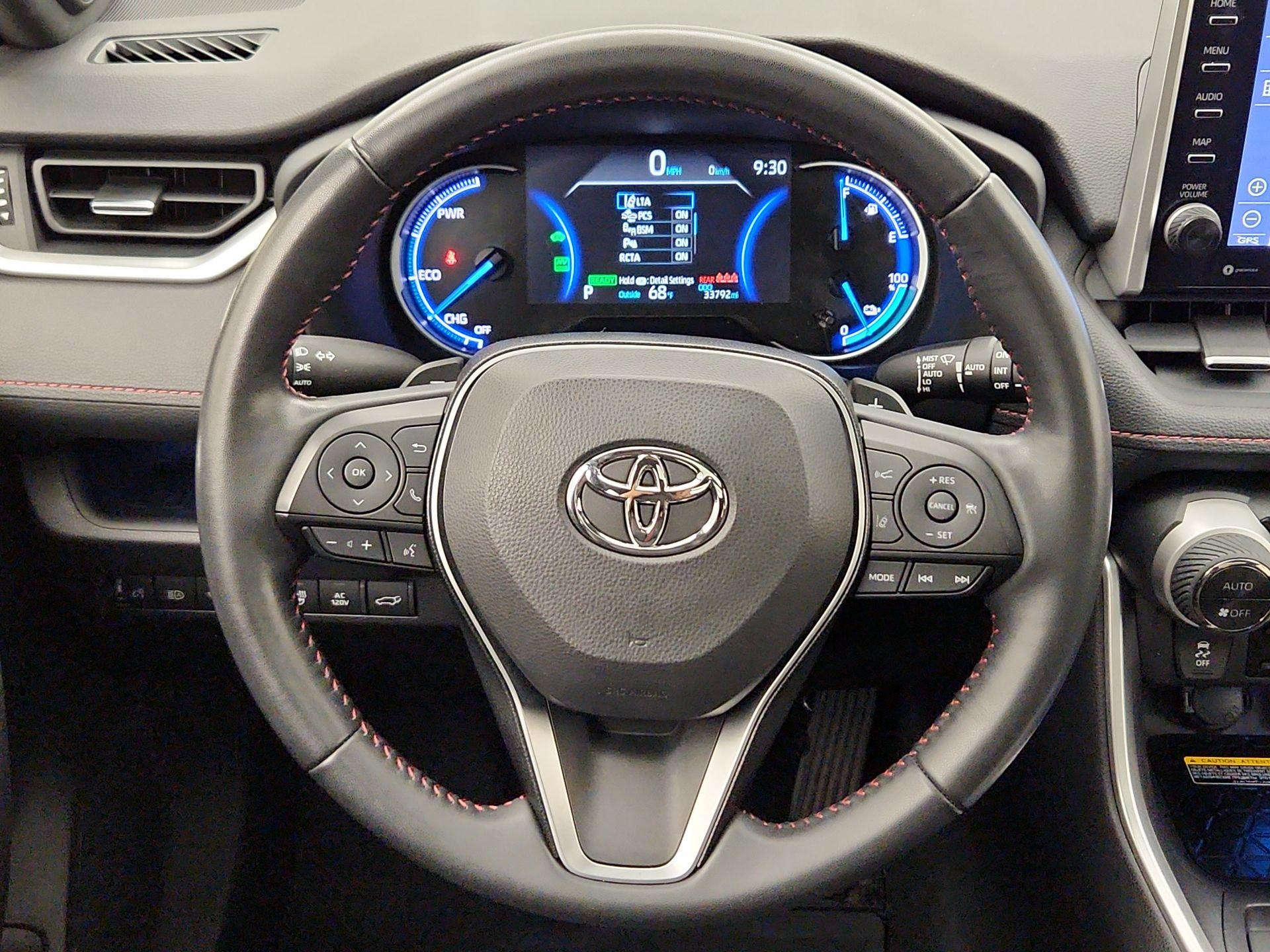 Thumbnail: 2021 Toyota RAV4 - 10