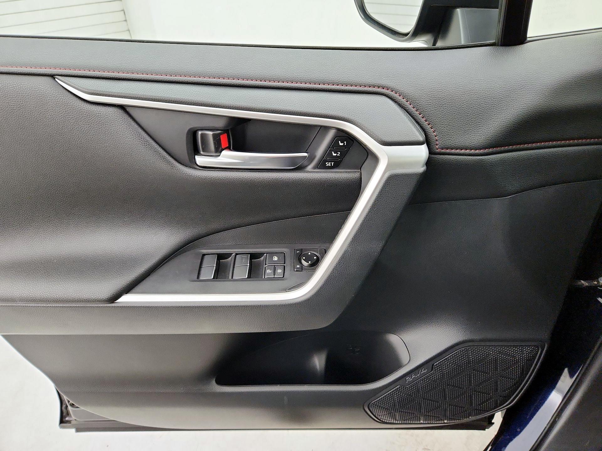 Thumbnail: 2021 Toyota RAV4 - 12