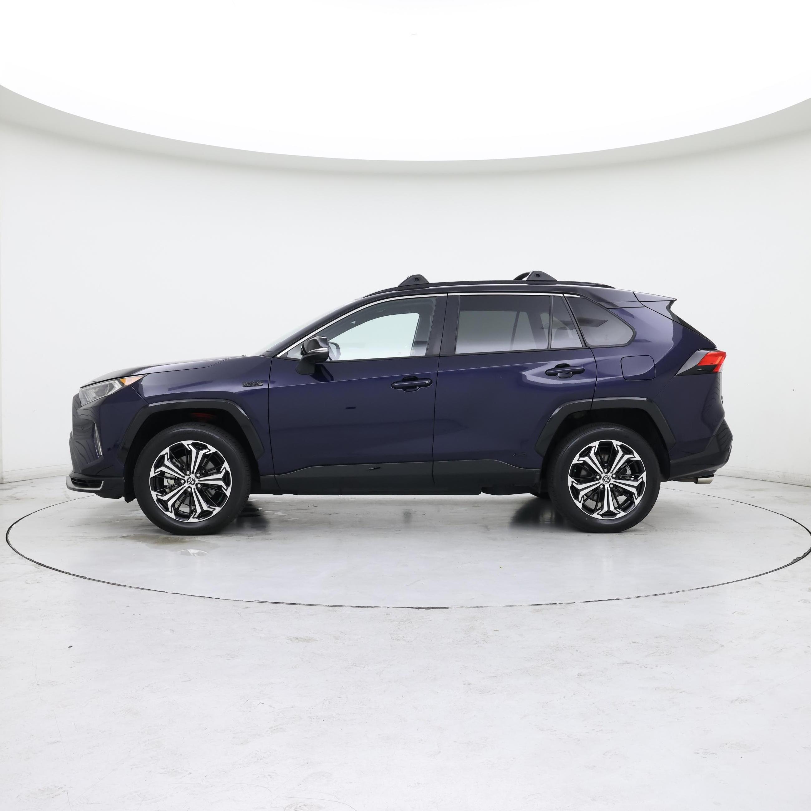 Thumbnail: 2021 Toyota RAV4 - 3