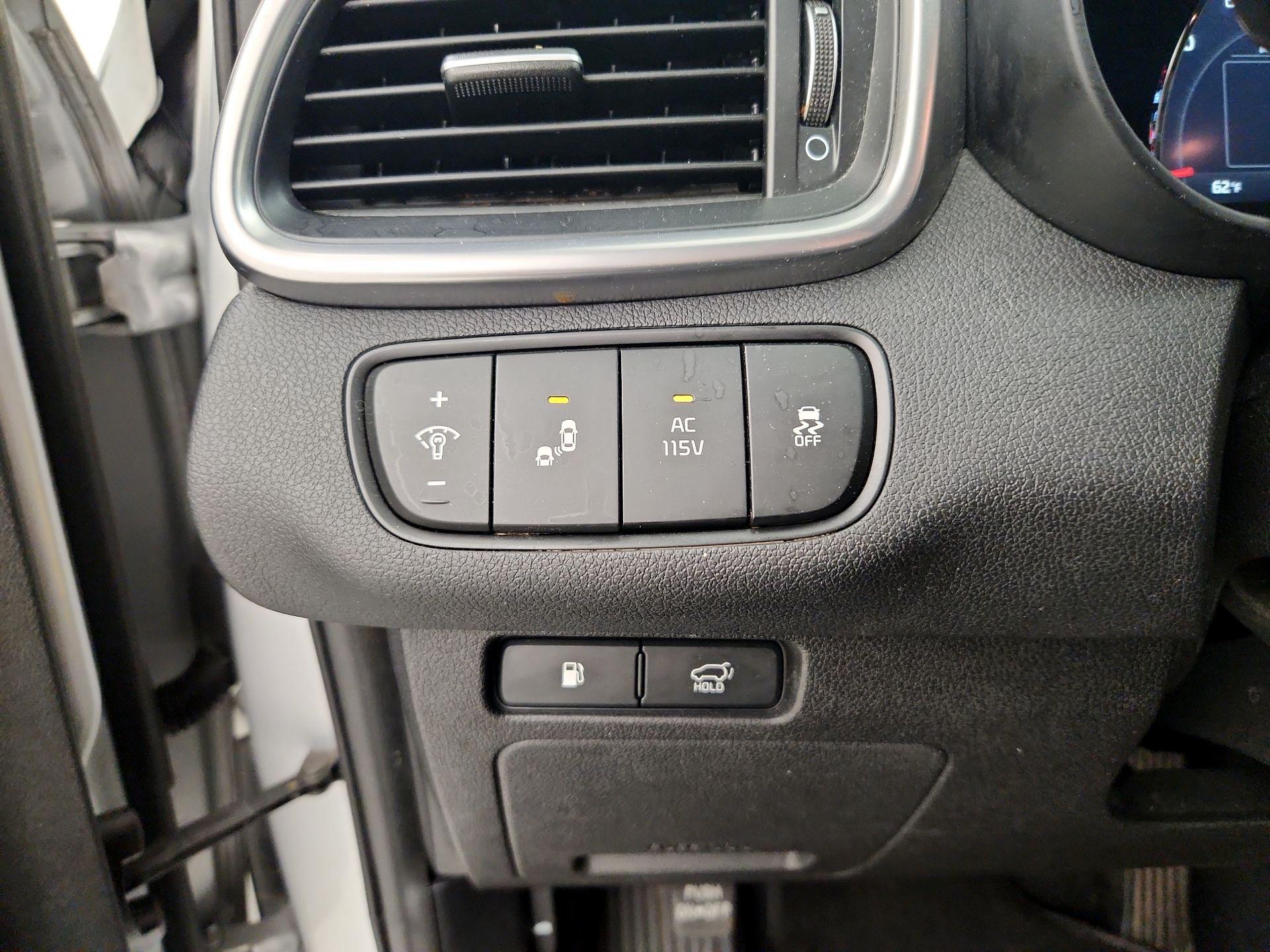 Thumbnail: 2016 Kia Sorento - 13