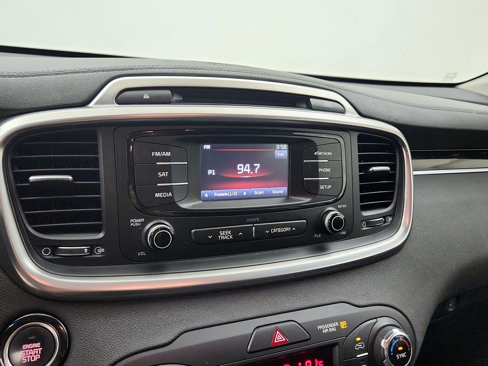 Thumbnail: 2016 Kia Sorento - 15