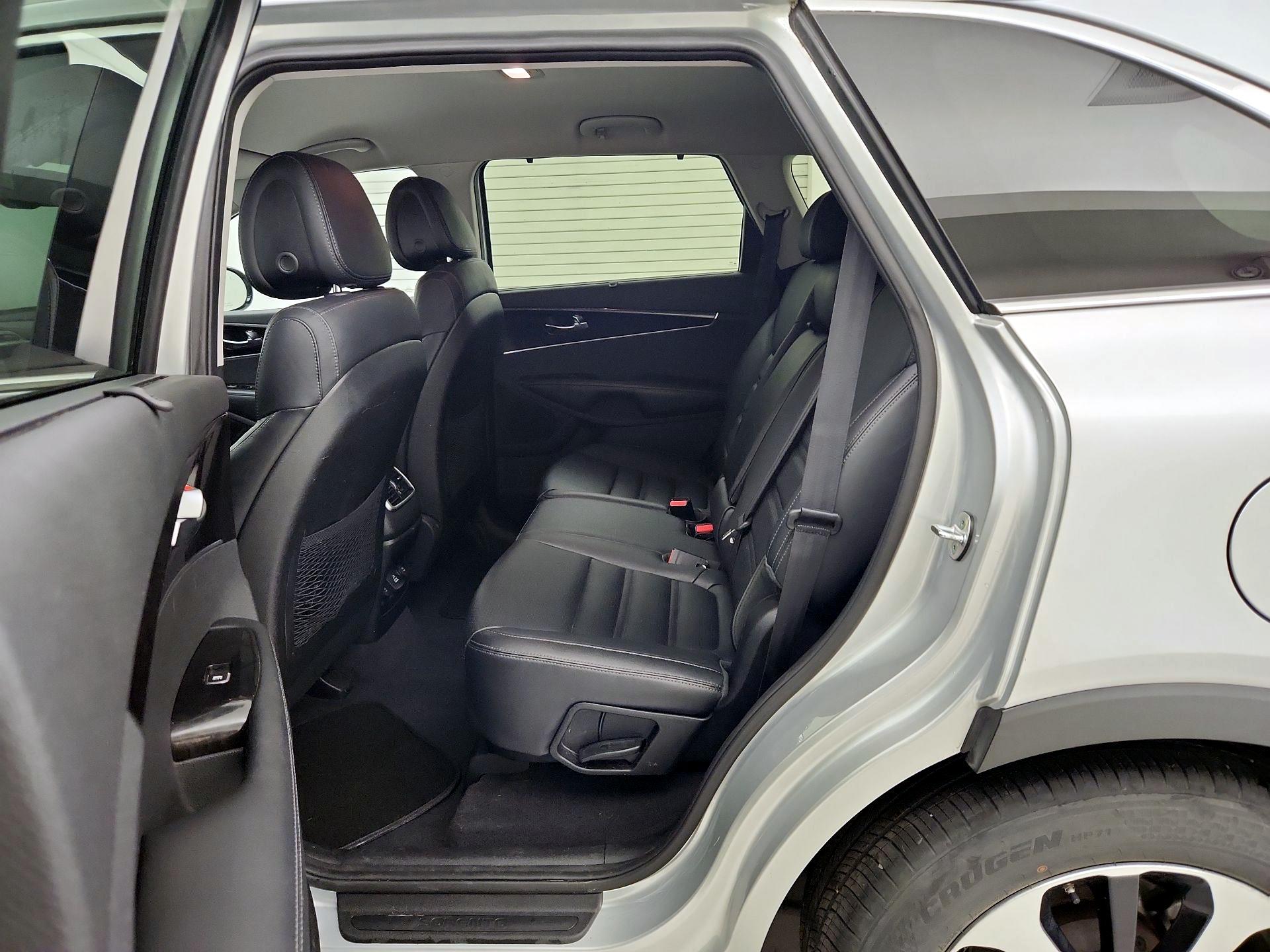Thumbnail: 2016 Kia Sorento - 19