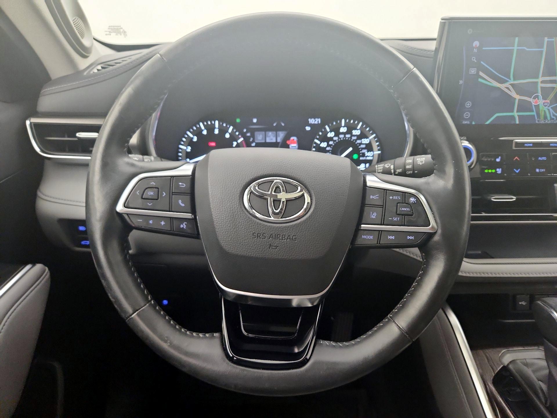 Thumbnail: 2020 Toyota Highlander - 10