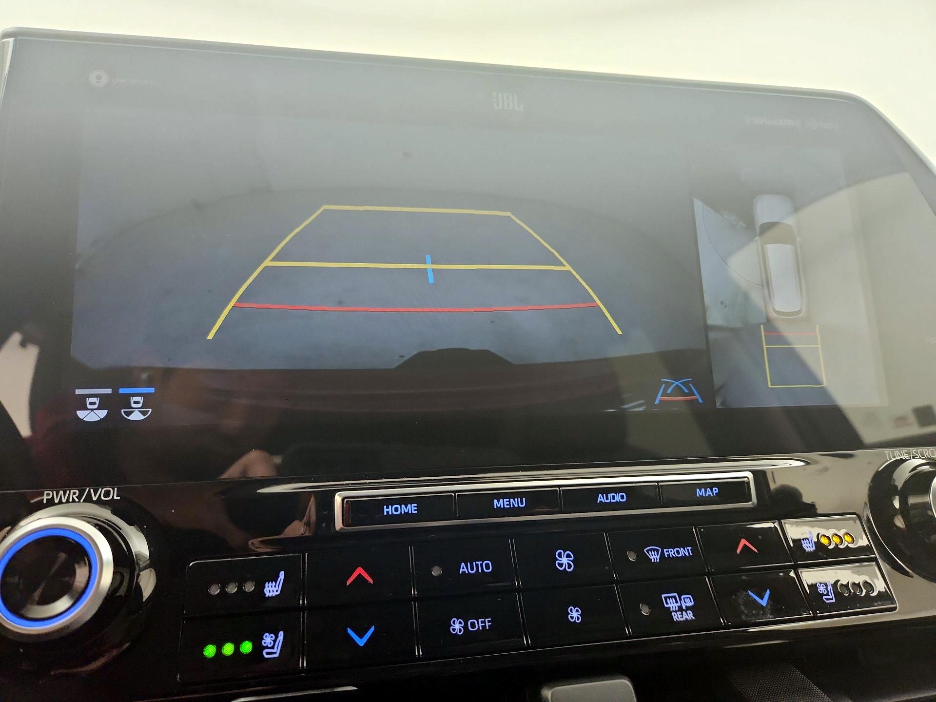 Thumbnail: 2020 Toyota Highlander - 15