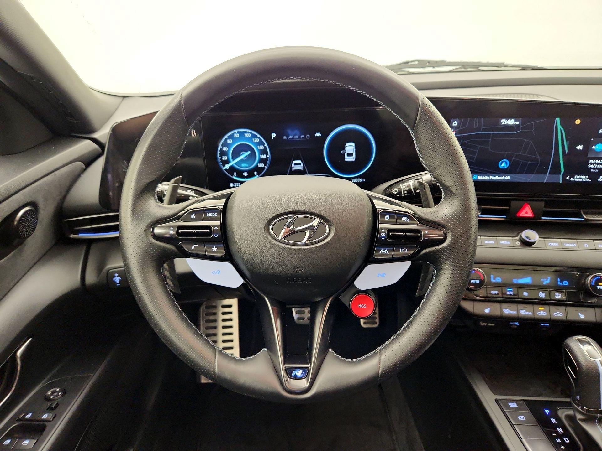 Thumbnail: 2022 Hyundai Elantra - 10