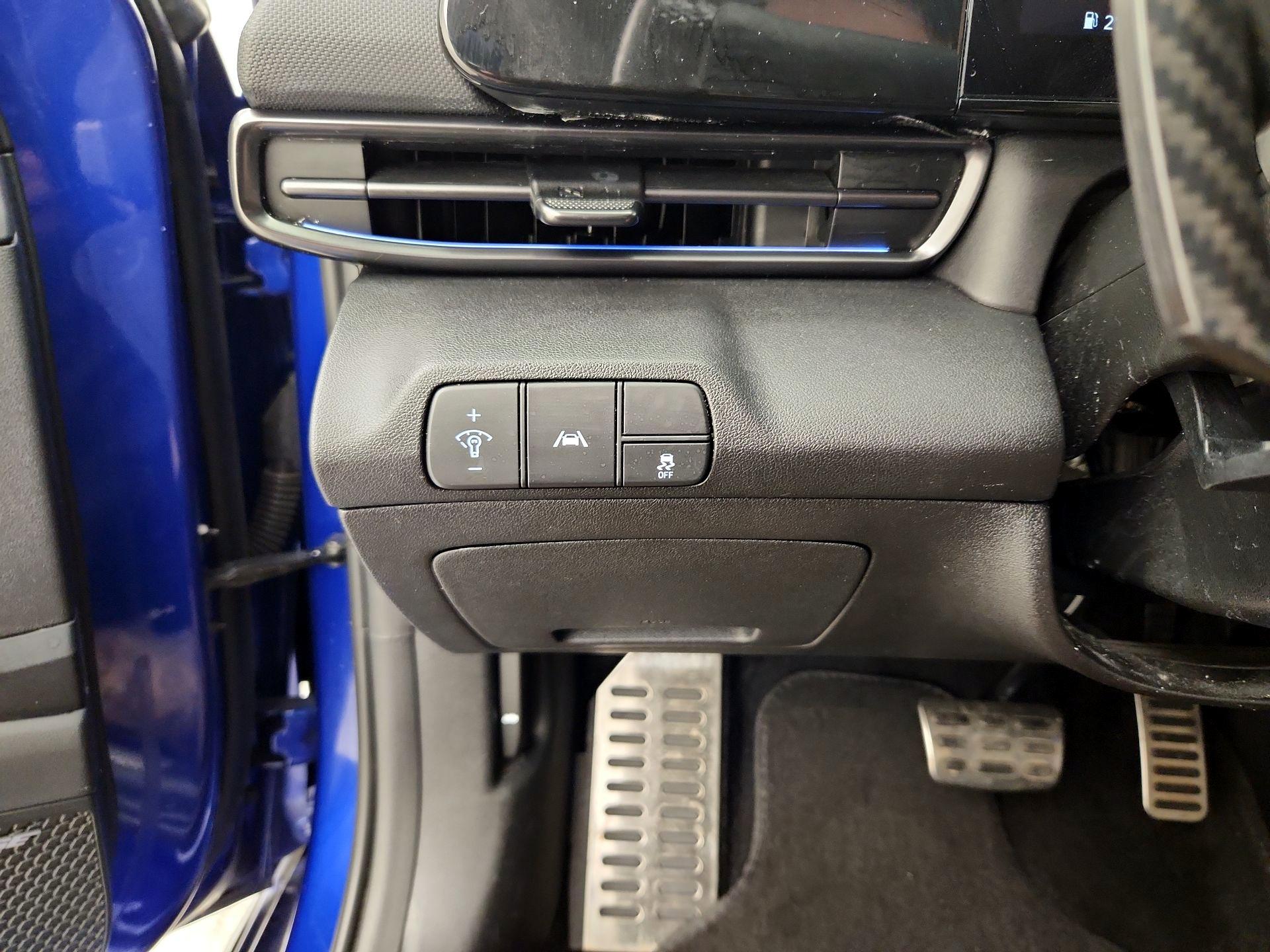 Thumbnail: 2022 Hyundai Elantra - 13