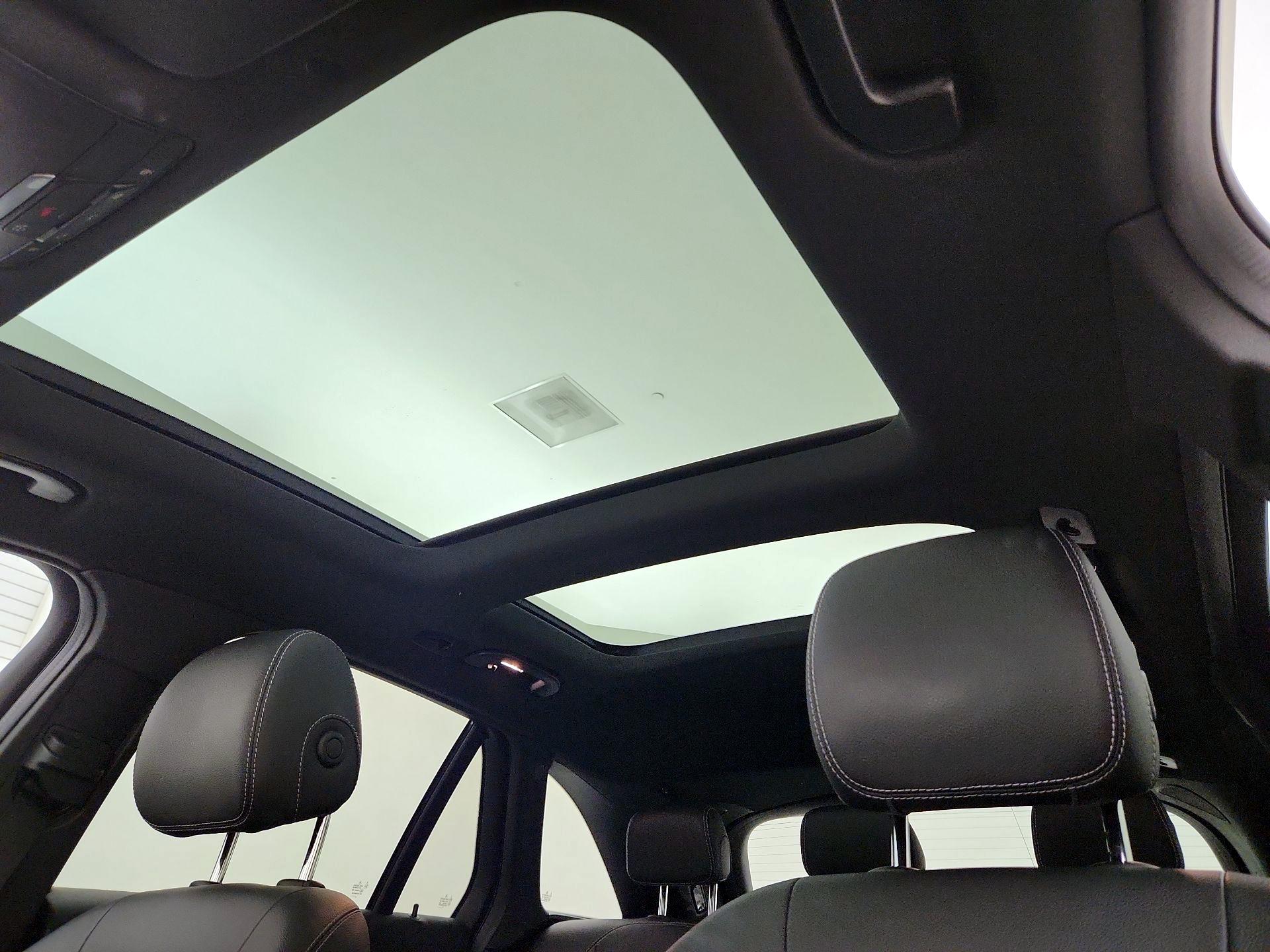 Thumbnail: 2020 Mercedes-Benz GLC - 19