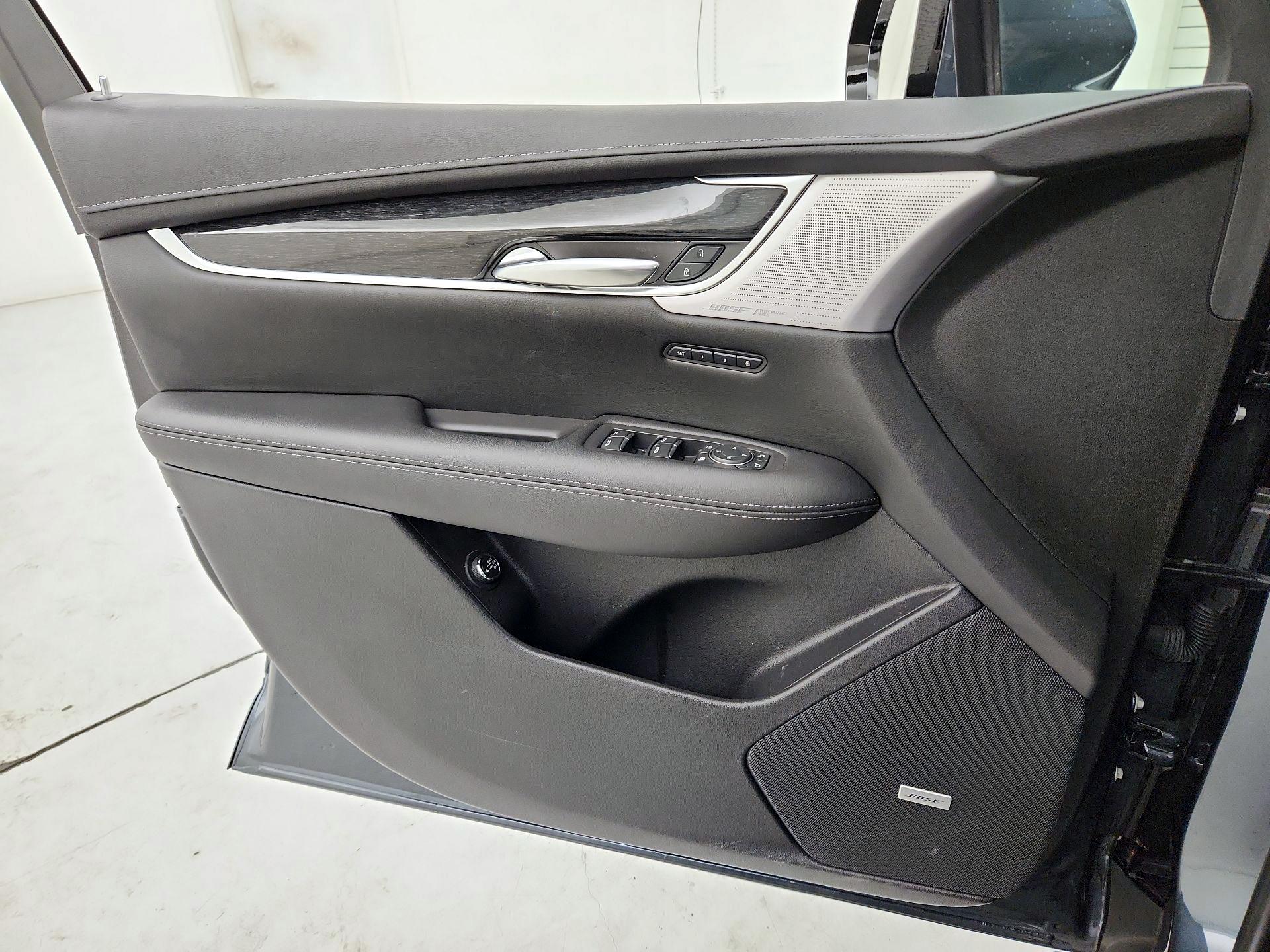 Thumbnail: 2021 Cadillac XT5 - 12