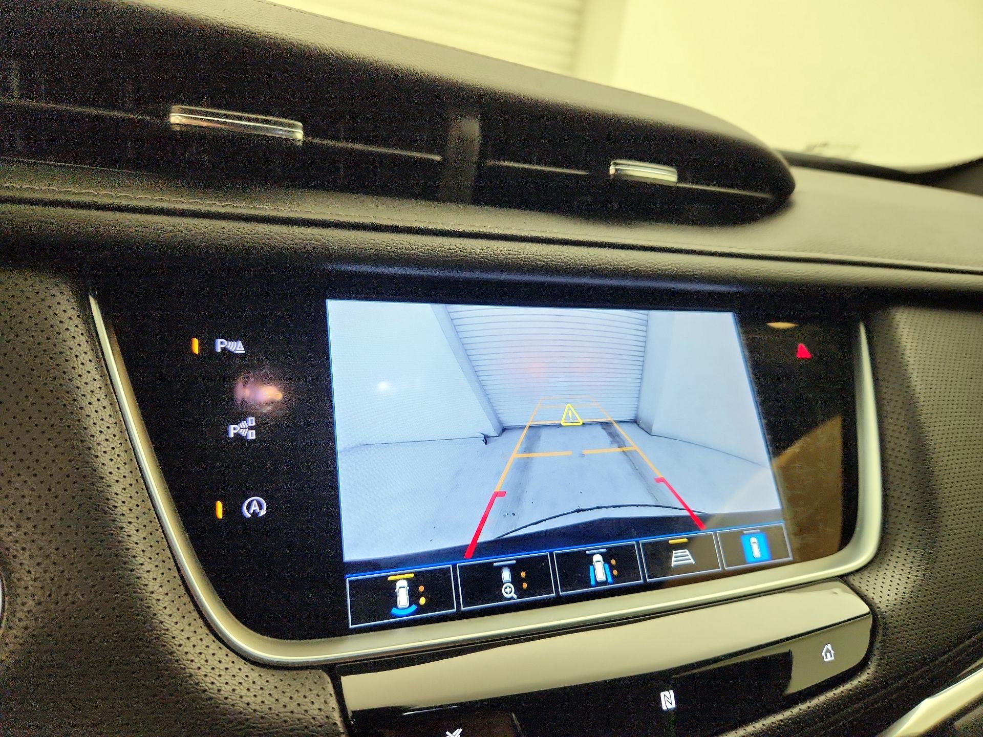 Thumbnail: 2021 Cadillac XT5 - 14