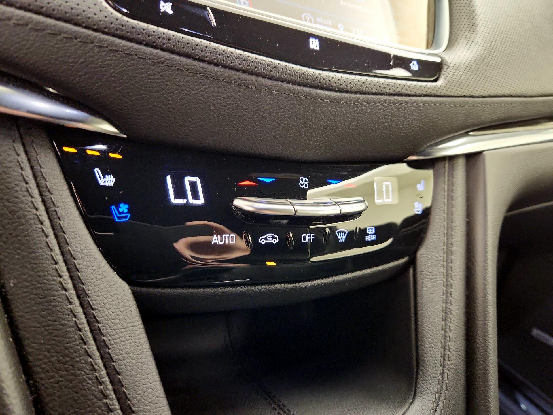 Thumbnail: 2021 Cadillac XT5 - 16