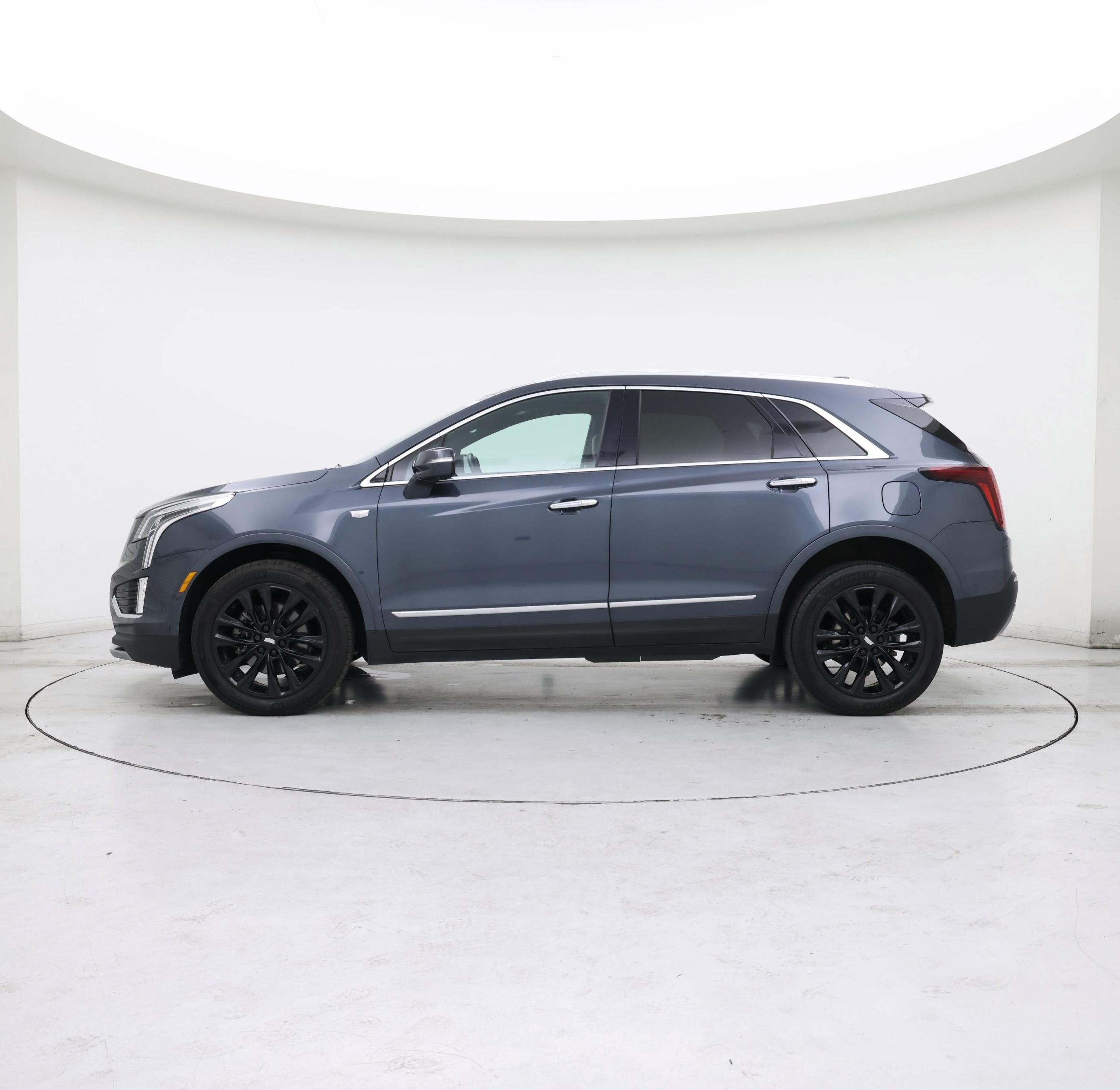 Thumbnail: 2021 Cadillac XT5 - 3