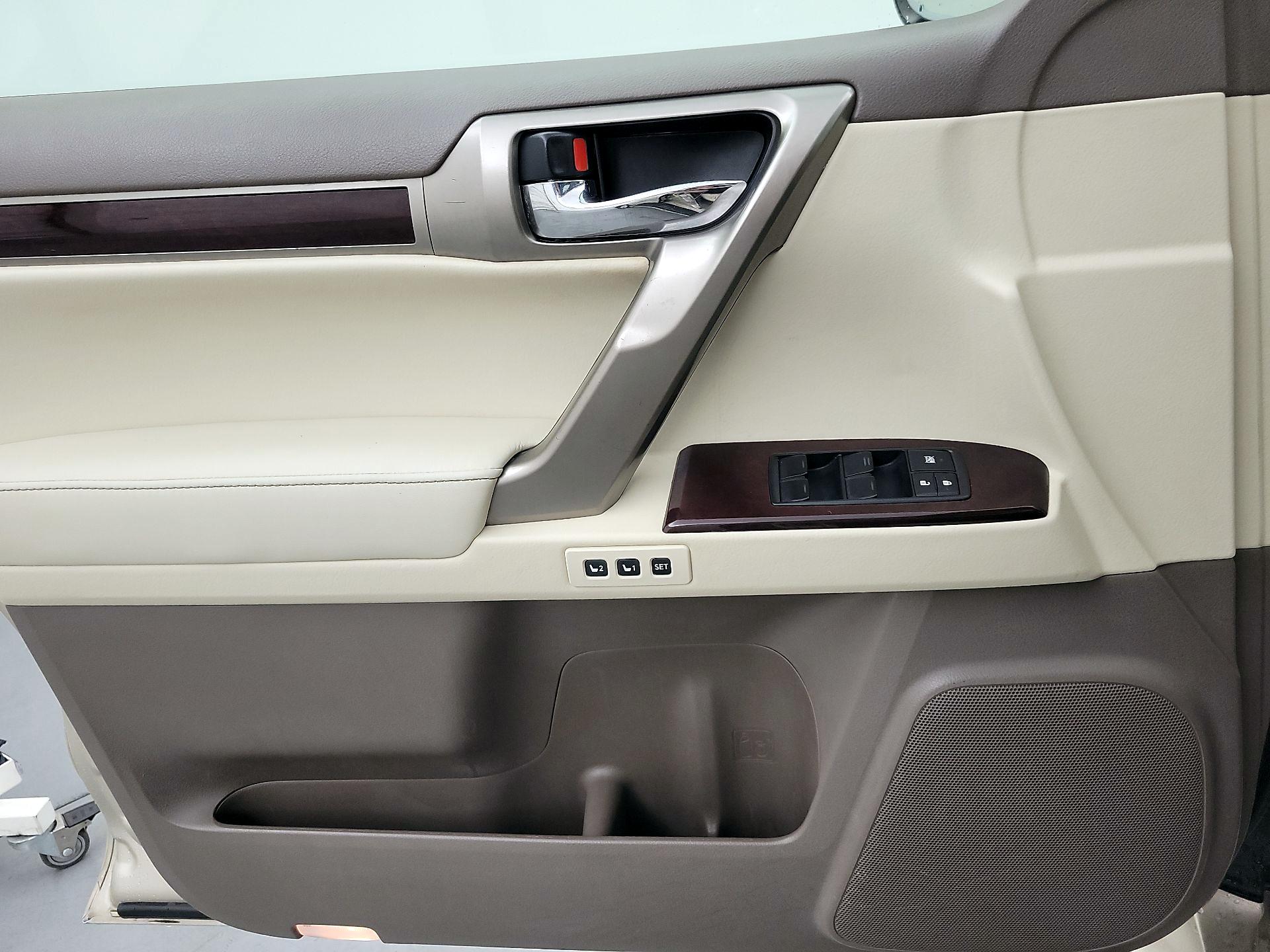 Thumbnail: 2014 Lexus GX - 12