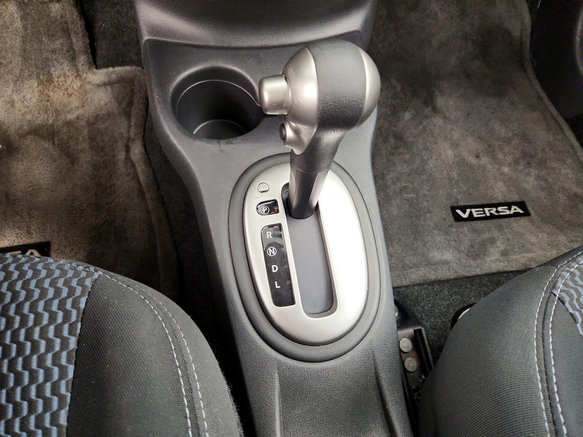 Thumbnail: 2014 Nissan Versa Note - 17