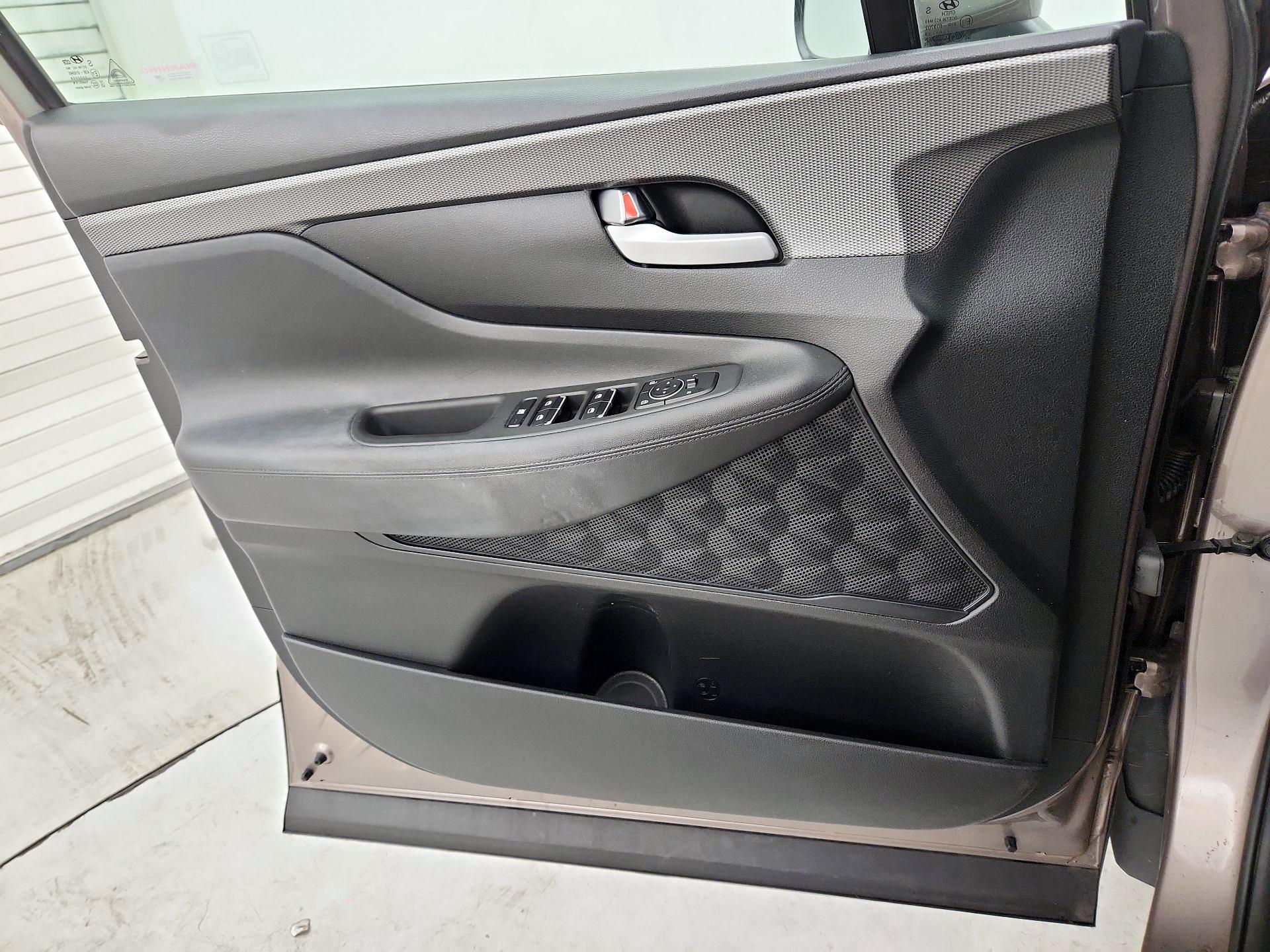 Thumbnail: 2020 Hyundai Santa Fe - 12