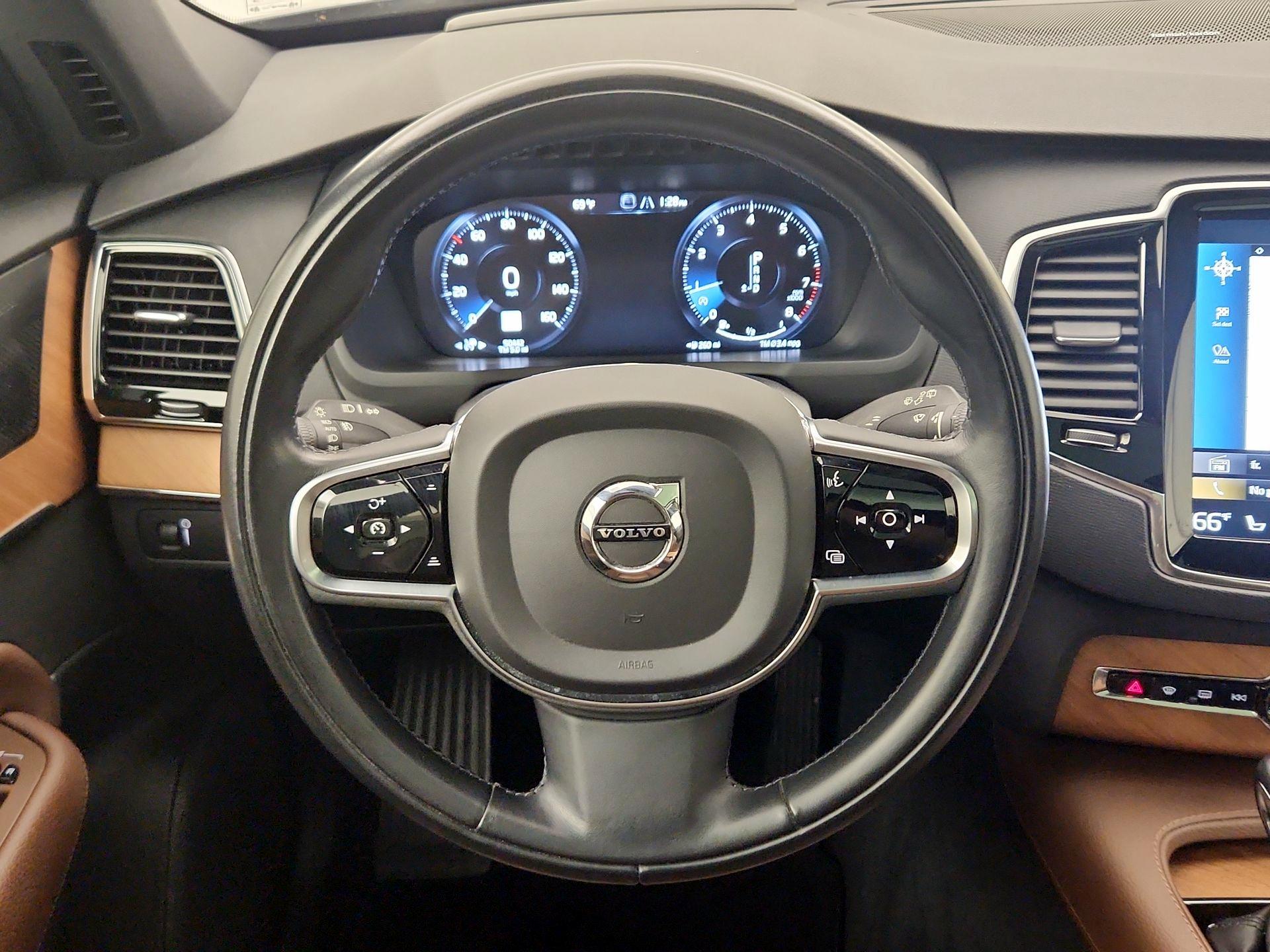 Thumbnail: 2021 Volvo XC90 - 10