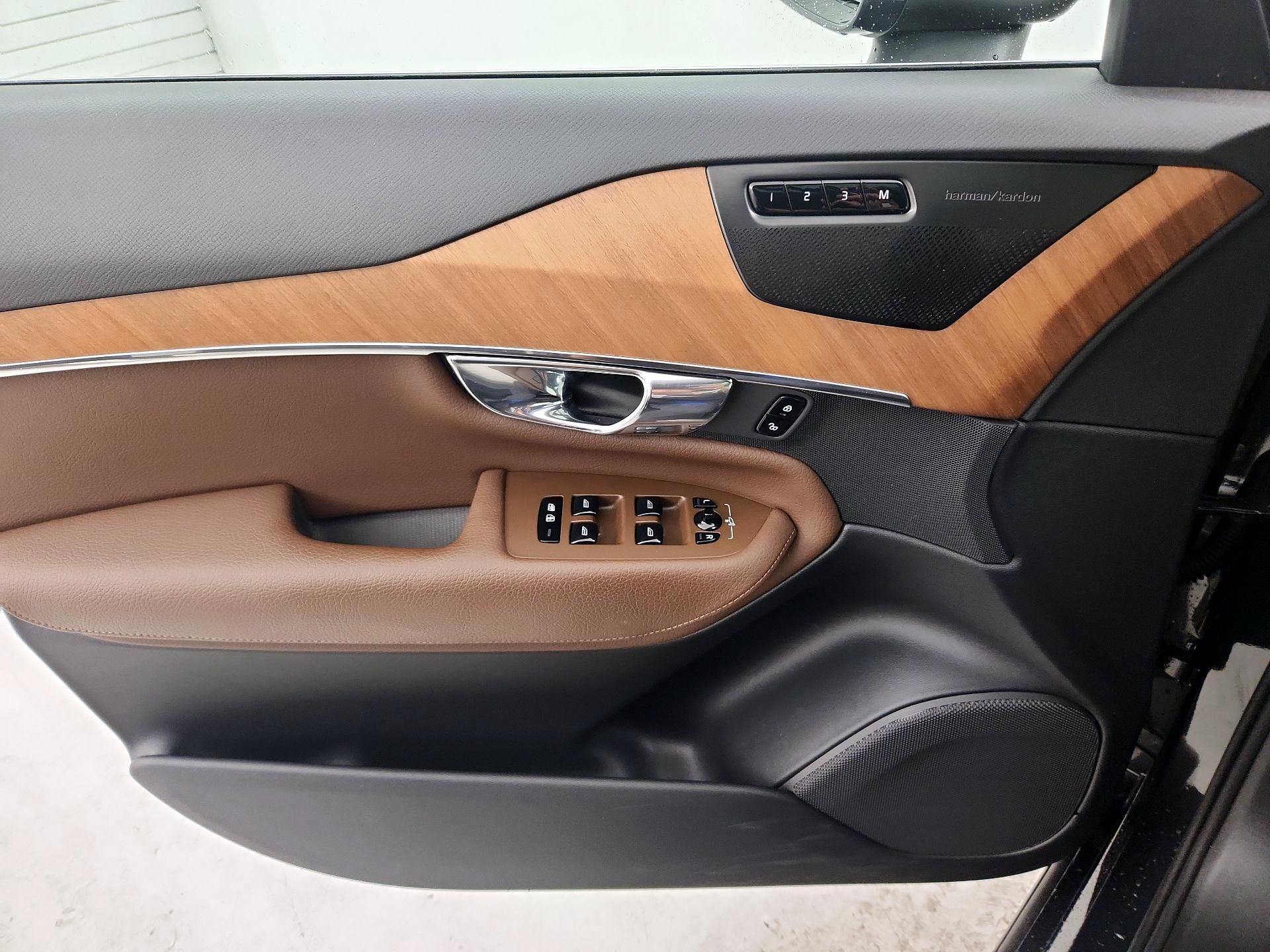 Thumbnail: 2021 Volvo XC90 - 12