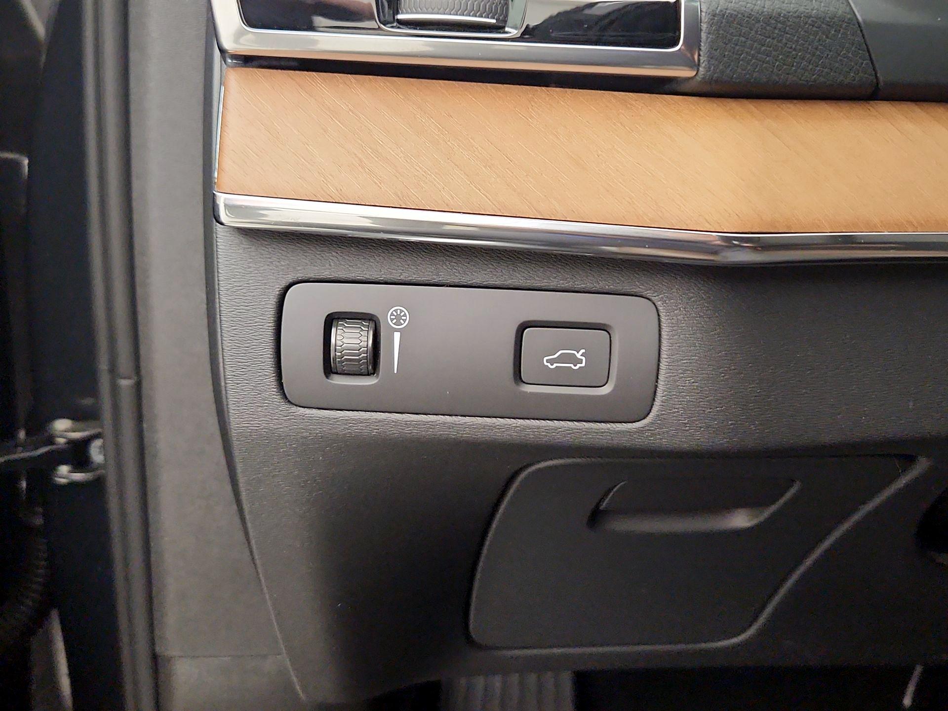 Thumbnail: 2021 Volvo XC90 - 13
