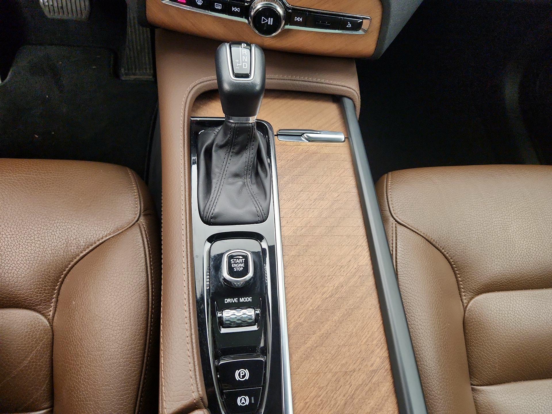 Thumbnail: 2021 Volvo XC90 - 18