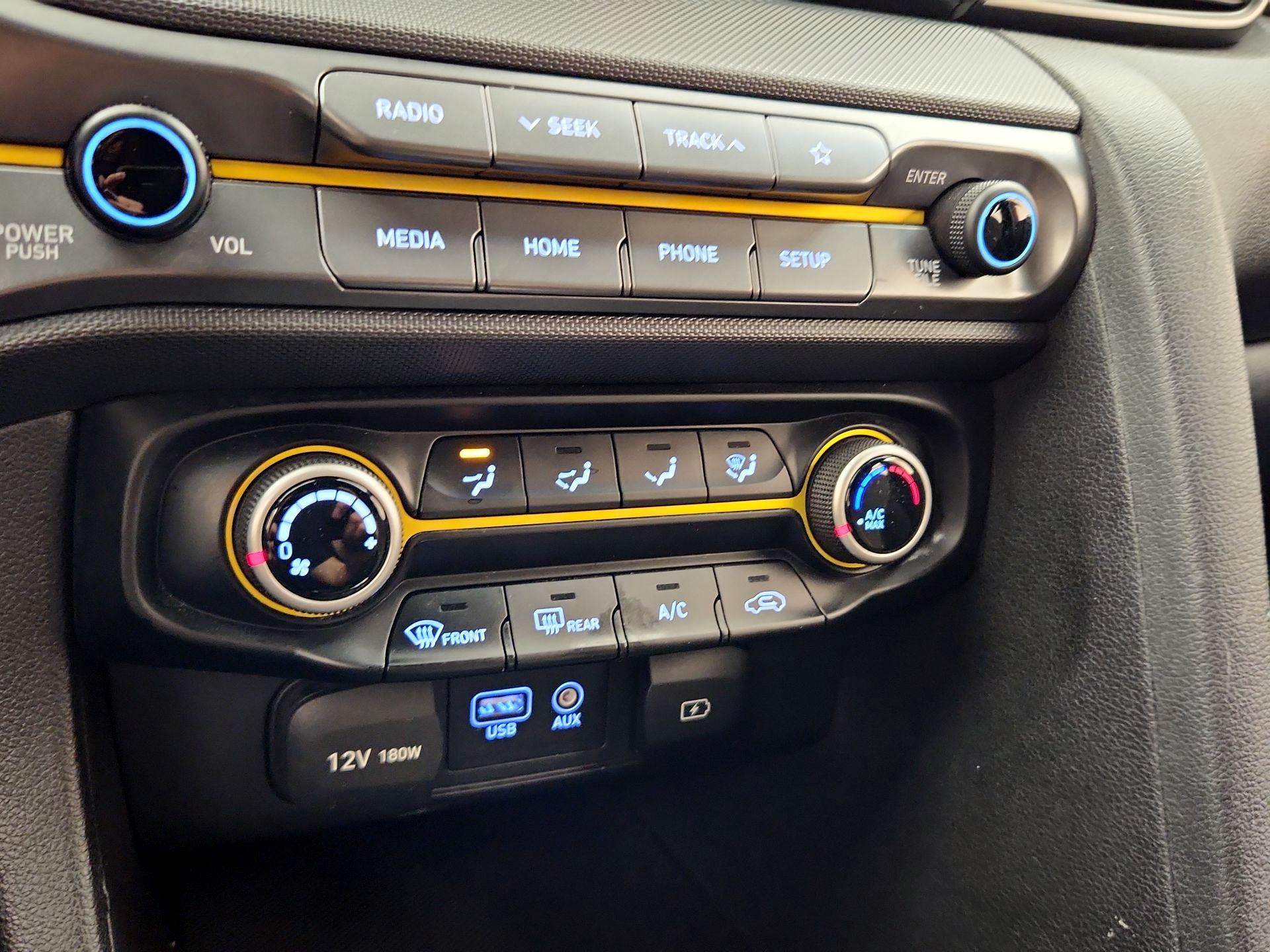 Thumbnail: 2019 Hyundai Veloster - 16