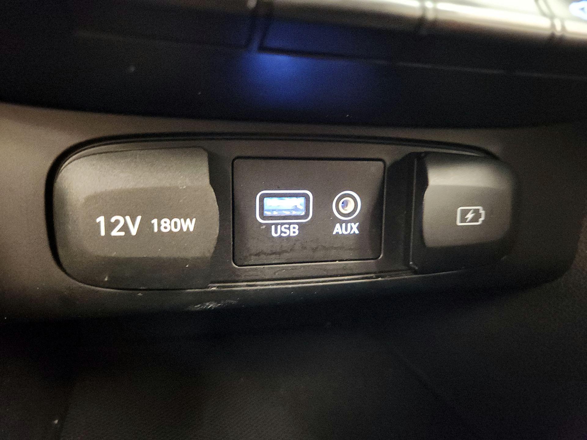 Thumbnail: 2019 Hyundai Veloster - 18