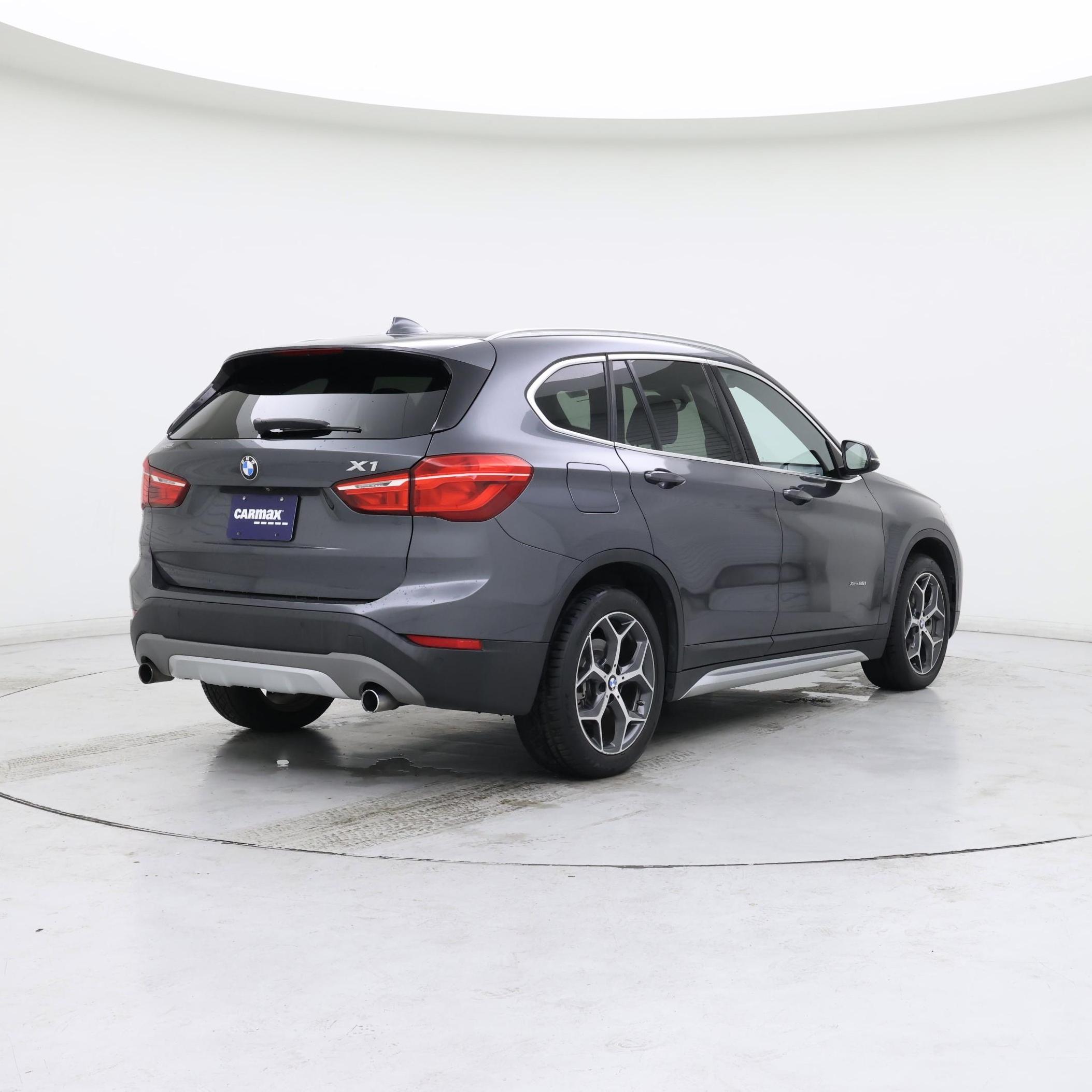 Thumbnail: 2017 BMW X1 - 8