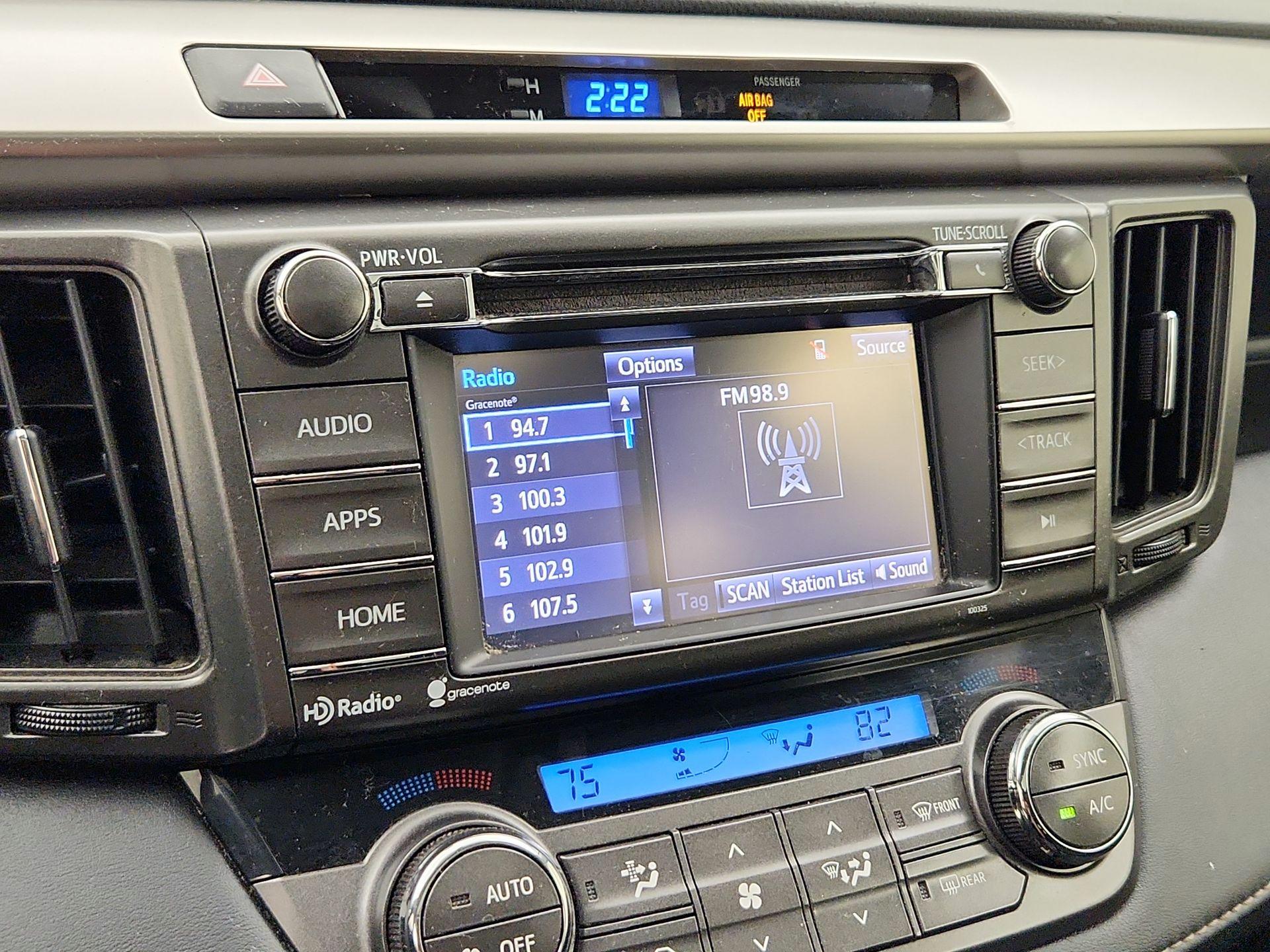 Thumbnail: 2015 Toyota RAV4 - 15