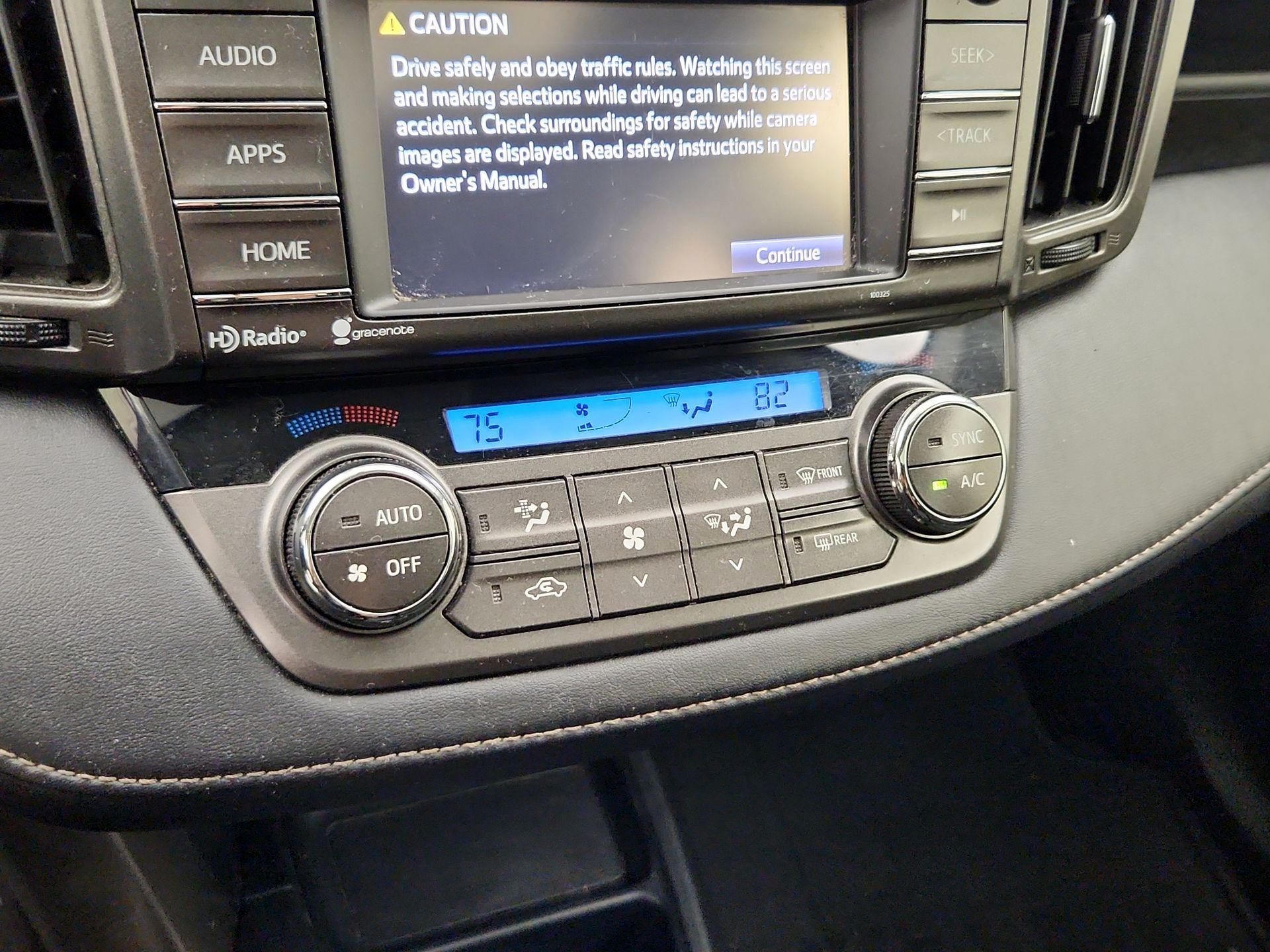 Thumbnail: 2015 Toyota RAV4 - 16