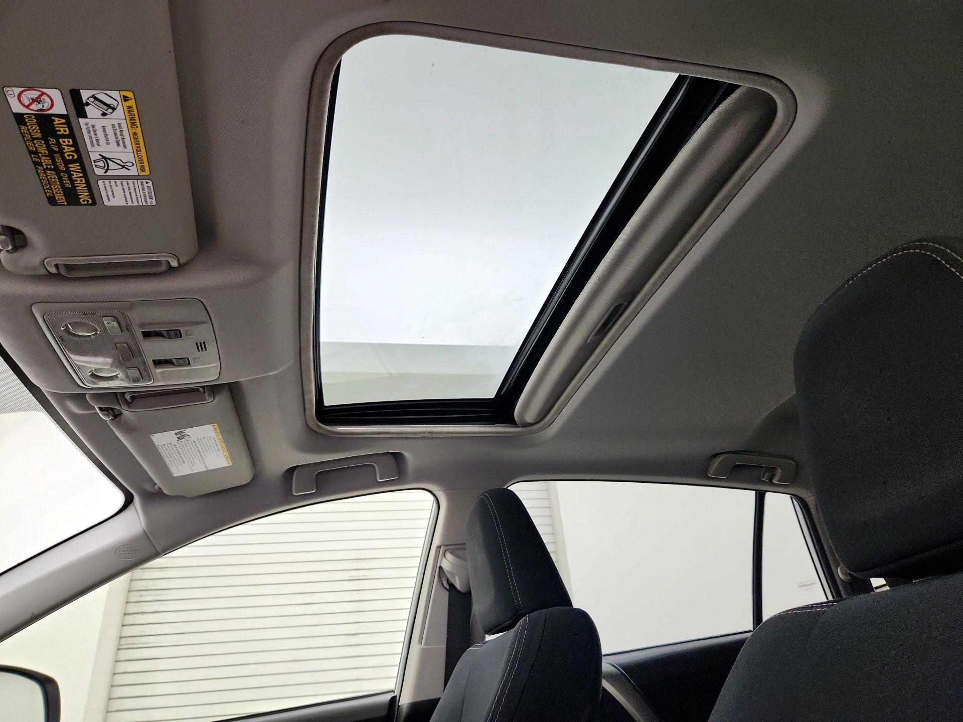 Thumbnail: 2015 Toyota RAV4 - 19