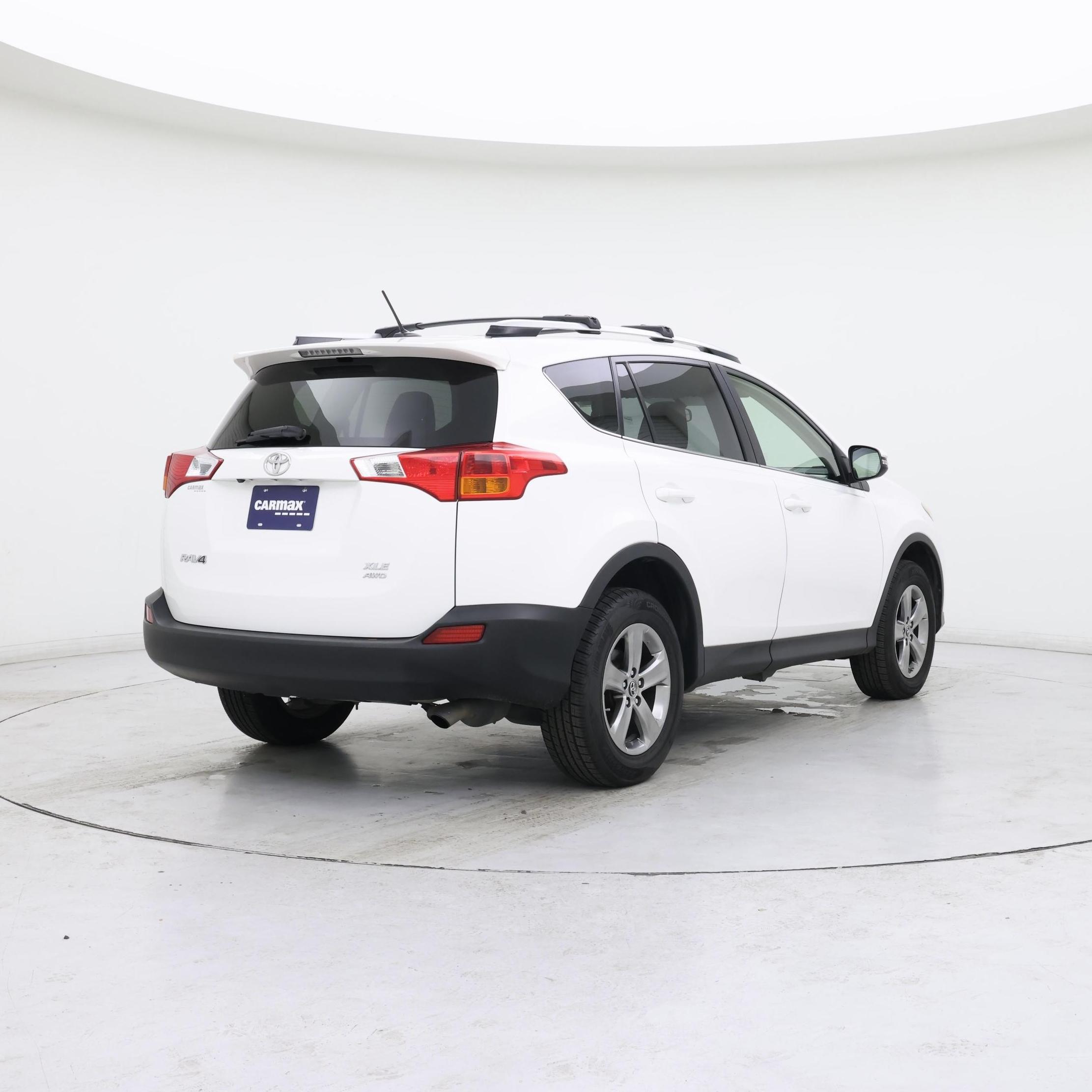 Thumbnail: 2015 Toyota RAV4 - 8