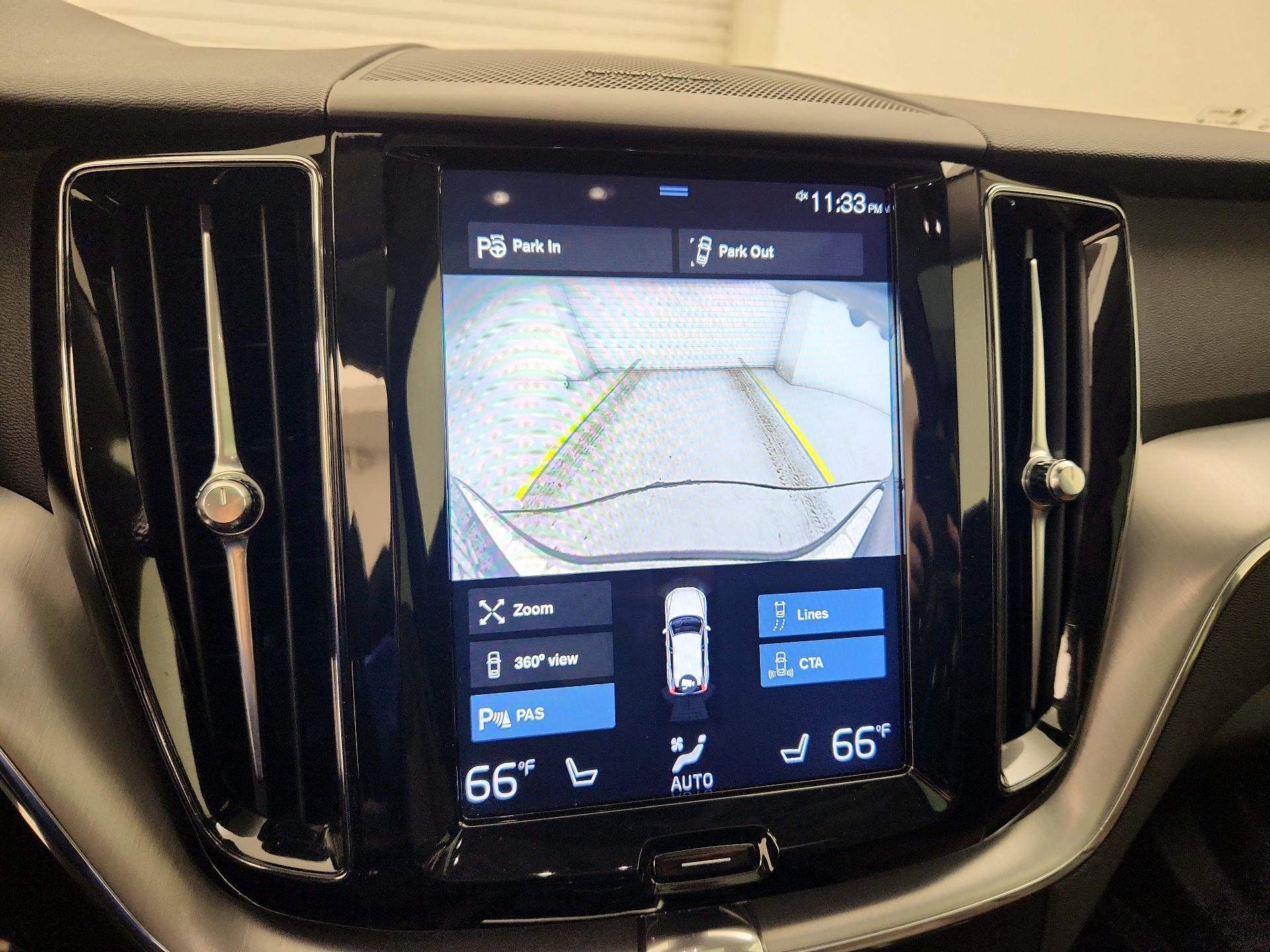 Thumbnail: 2019 Volvo XC60 - 15