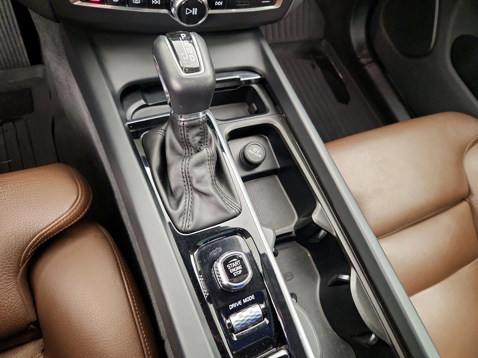 Thumbnail: 2019 Volvo XC60 - 18