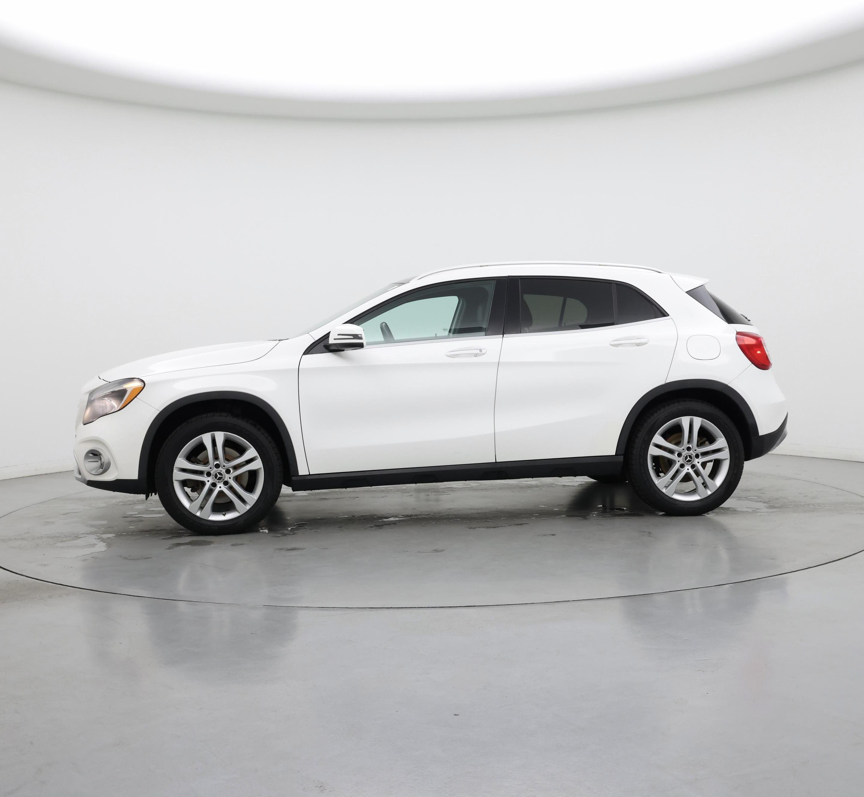 Thumbnail: 2019 Mercedes-Benz GLA - 3