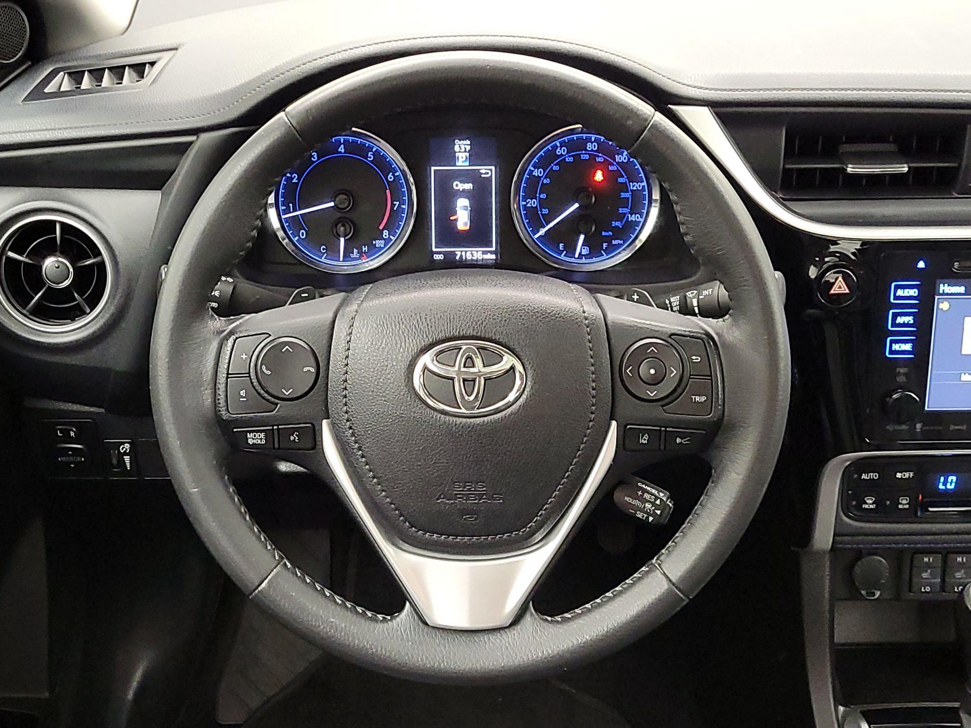 Thumbnail: 2017 Toyota Corolla - 10