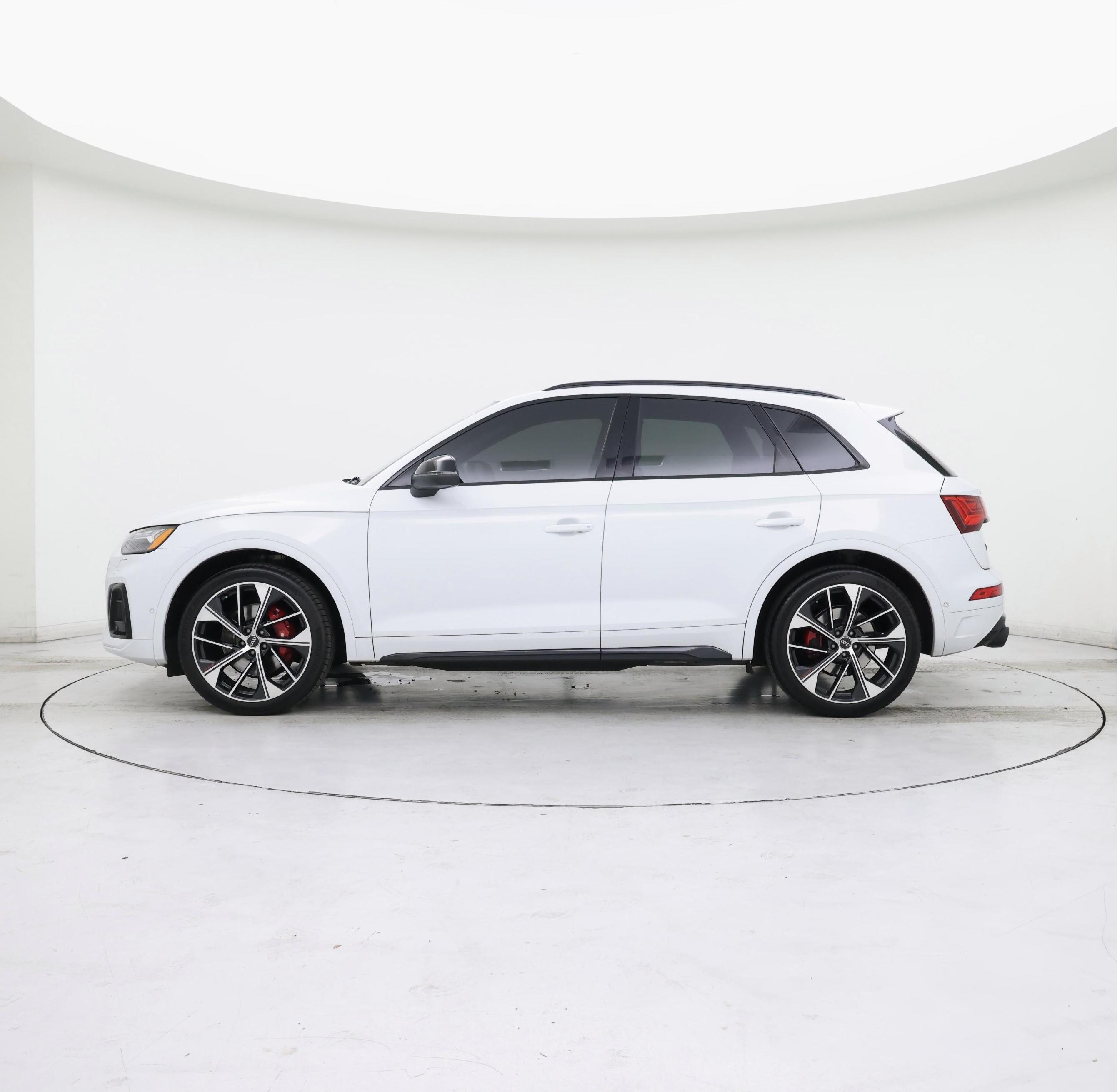Thumbnail: 2021 Audi SQ5 - 3