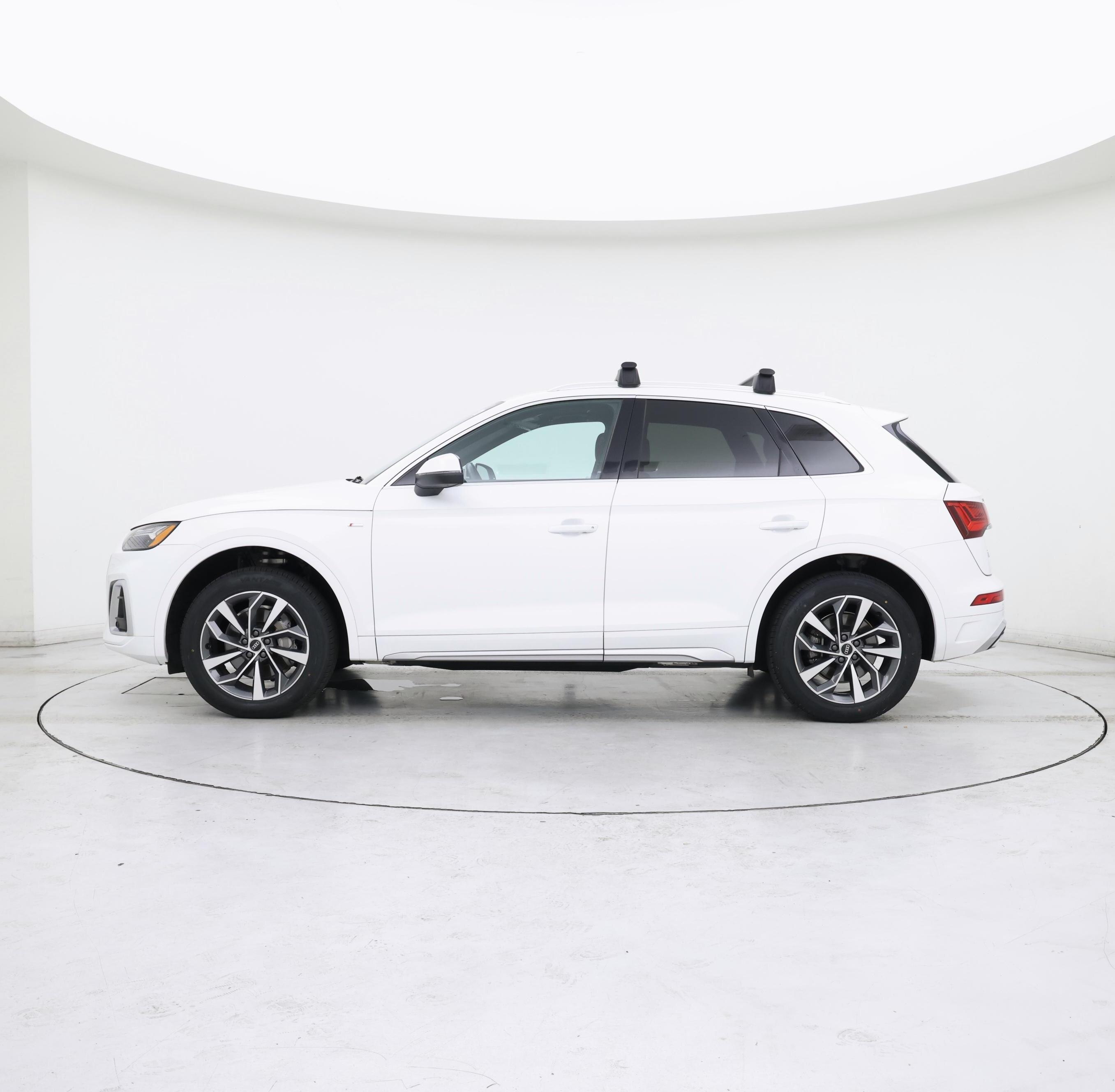Thumbnail: 2022 Audi Q5 - 3