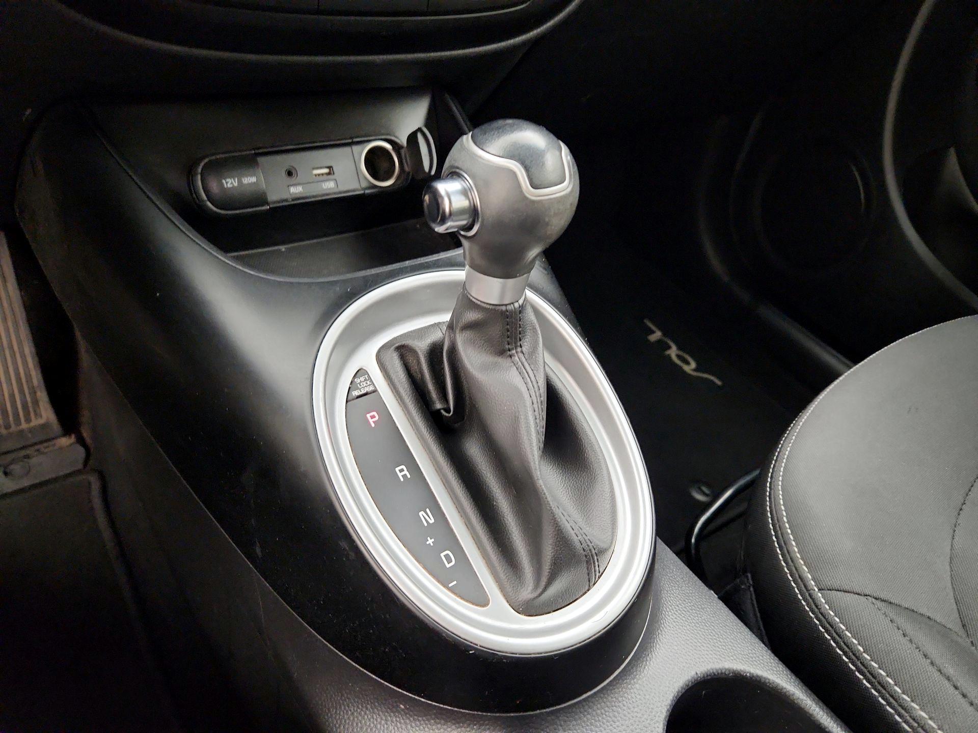 Thumbnail: 2015 Kia Soul - 16