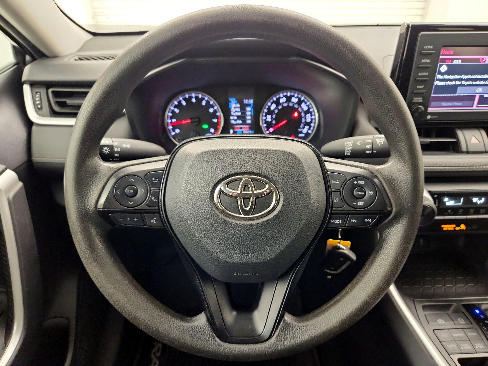 Thumbnail: 2021 Toyota RAV4 - 10