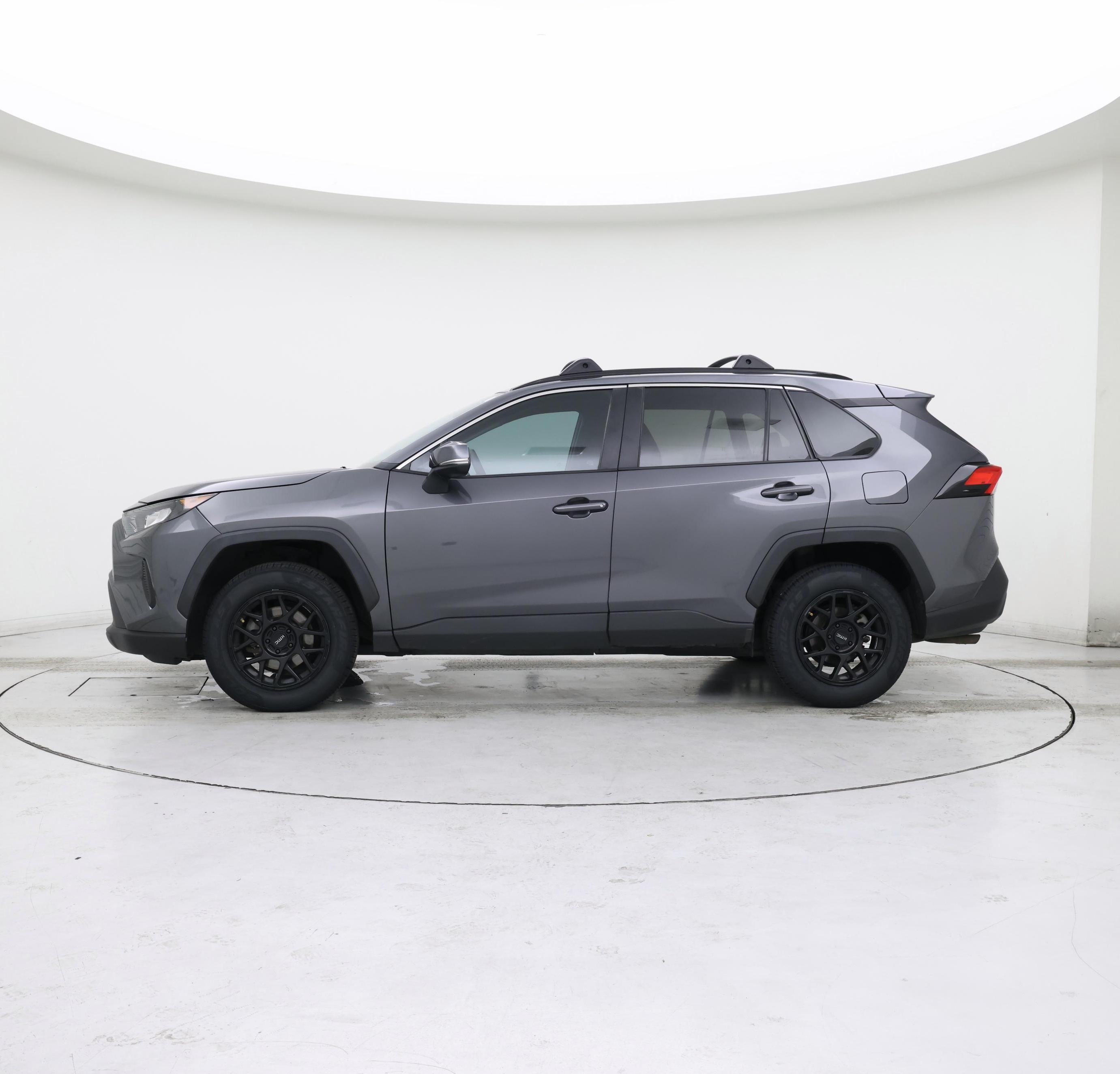 Thumbnail: 2021 Toyota RAV4 - 3