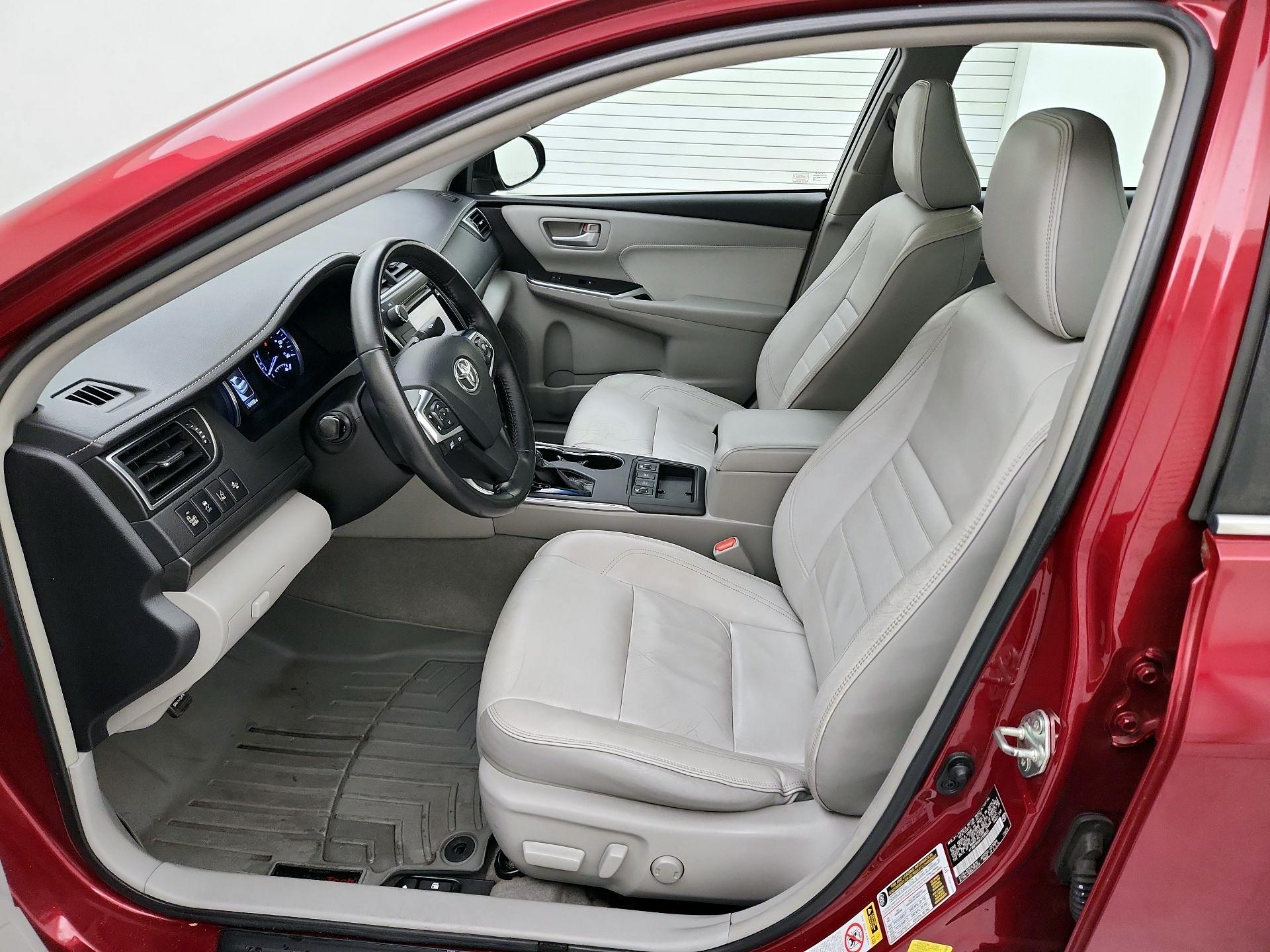 Thumbnail: 2015 Toyota Camry - 11
