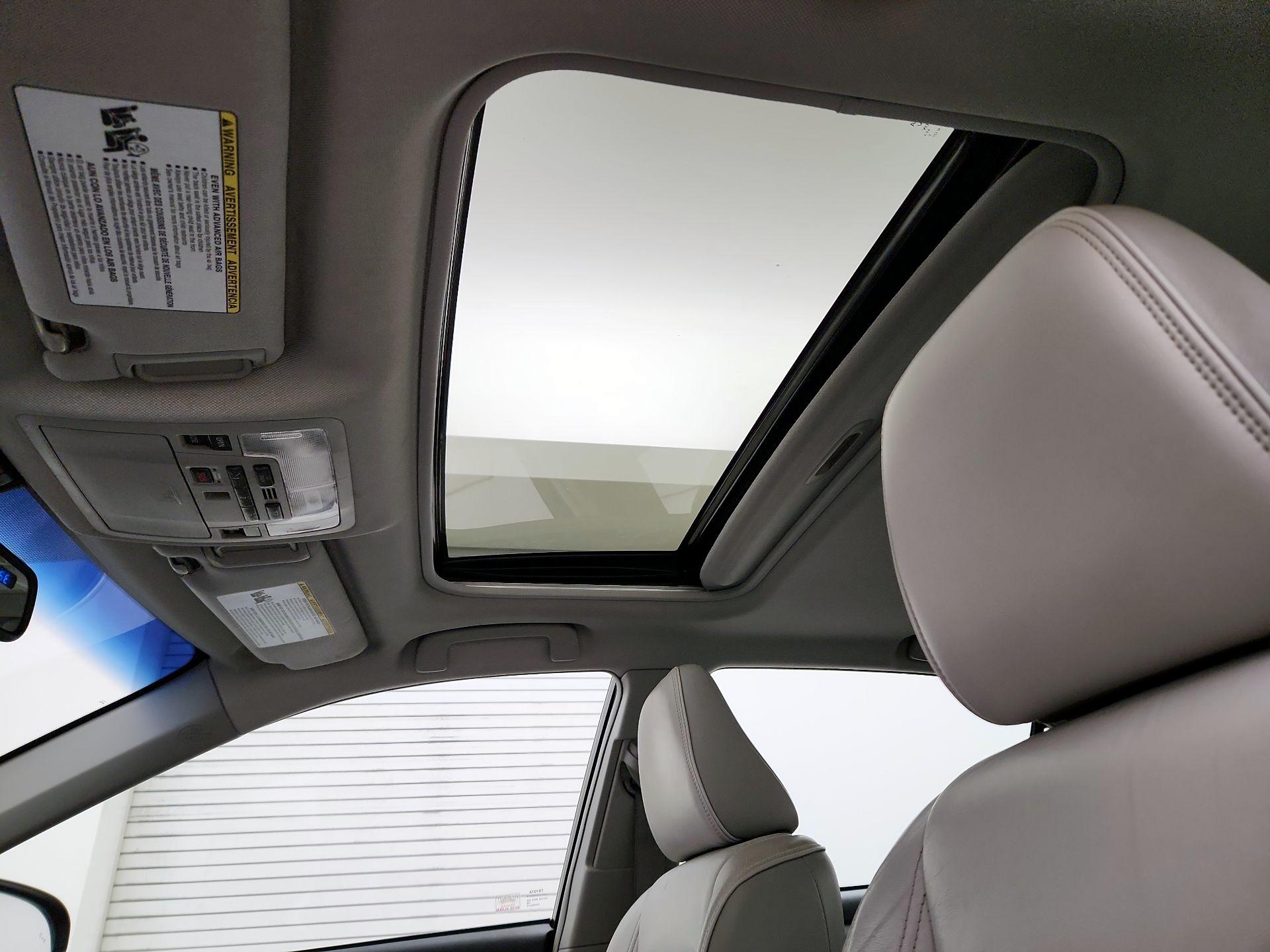 Thumbnail: 2015 Toyota Camry - 20