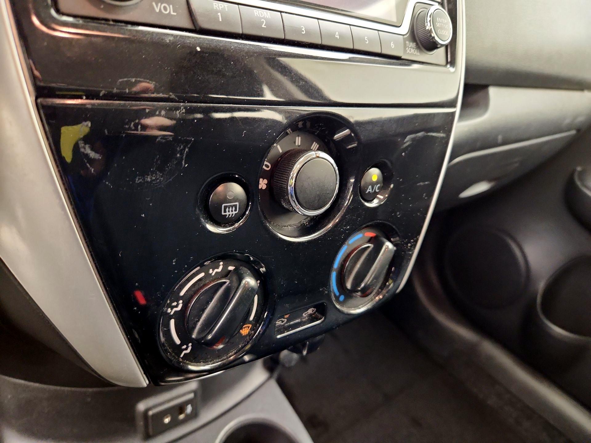 Thumbnail: 2017 Nissan Versa Note - 16