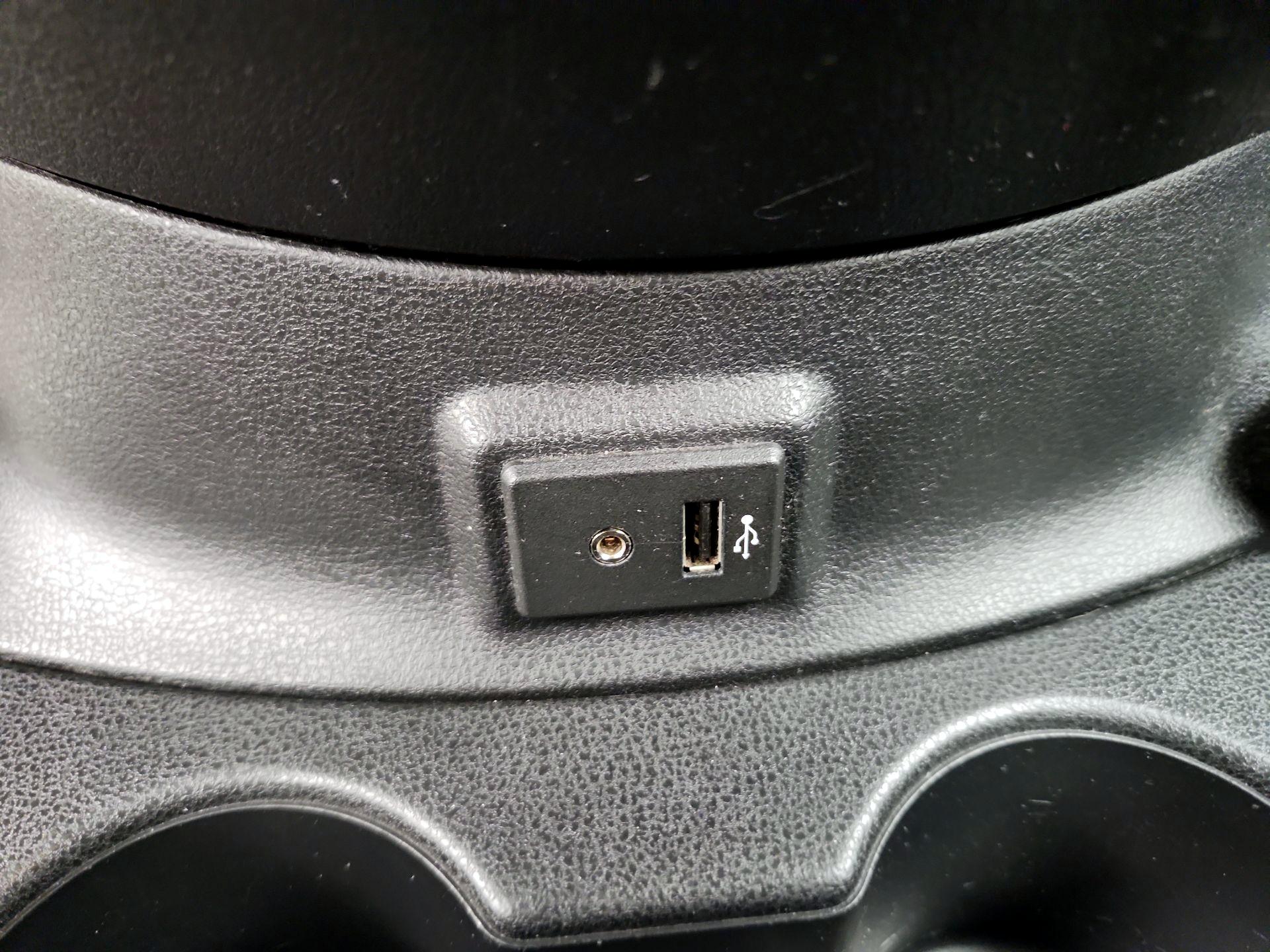 Thumbnail: 2017 Nissan Versa Note - 18