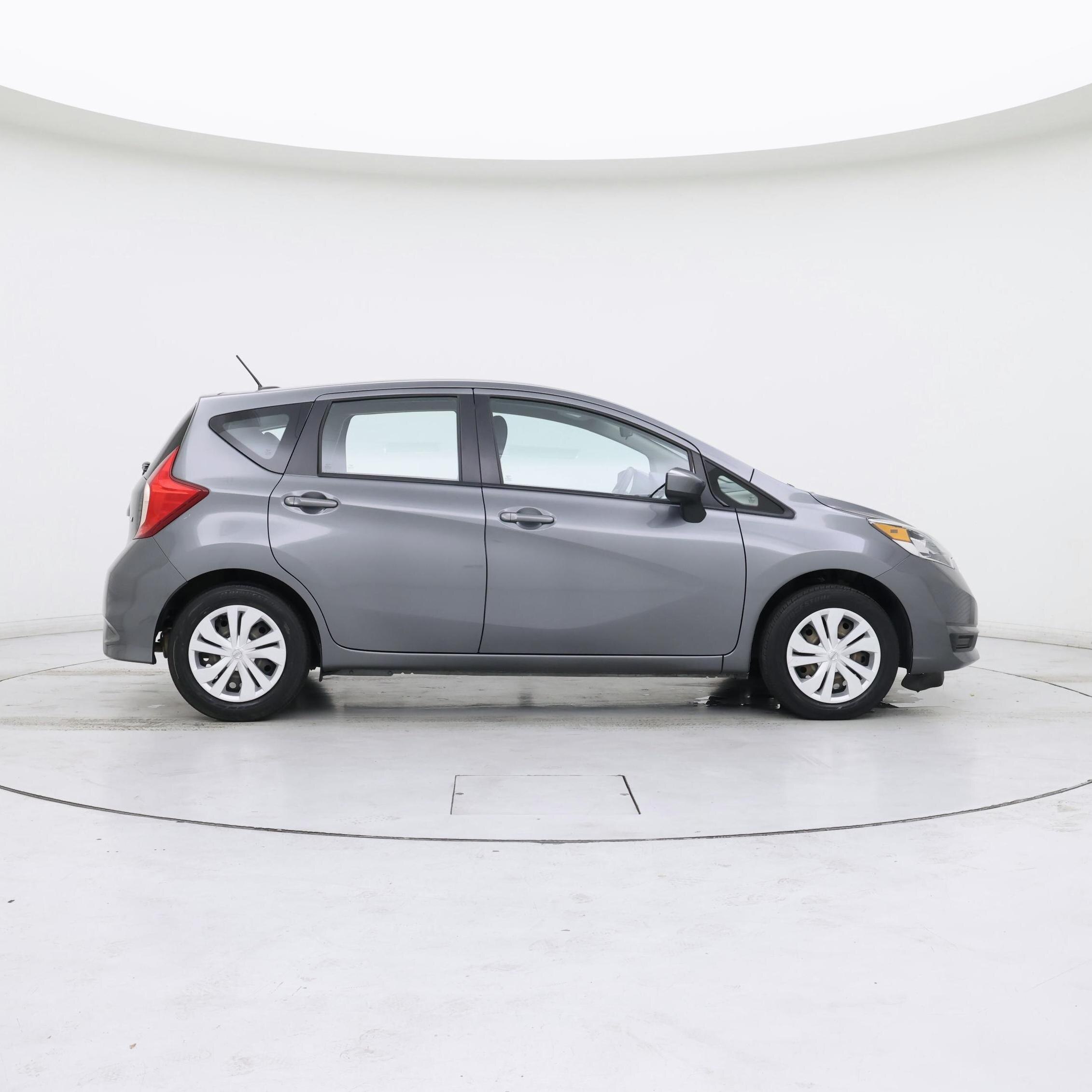 Thumbnail: 2017 Nissan Versa Note - 7