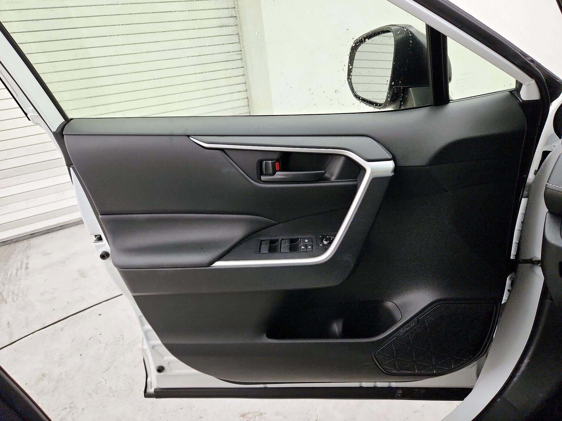 Thumbnail: 2024 Toyota RAV4 - 12