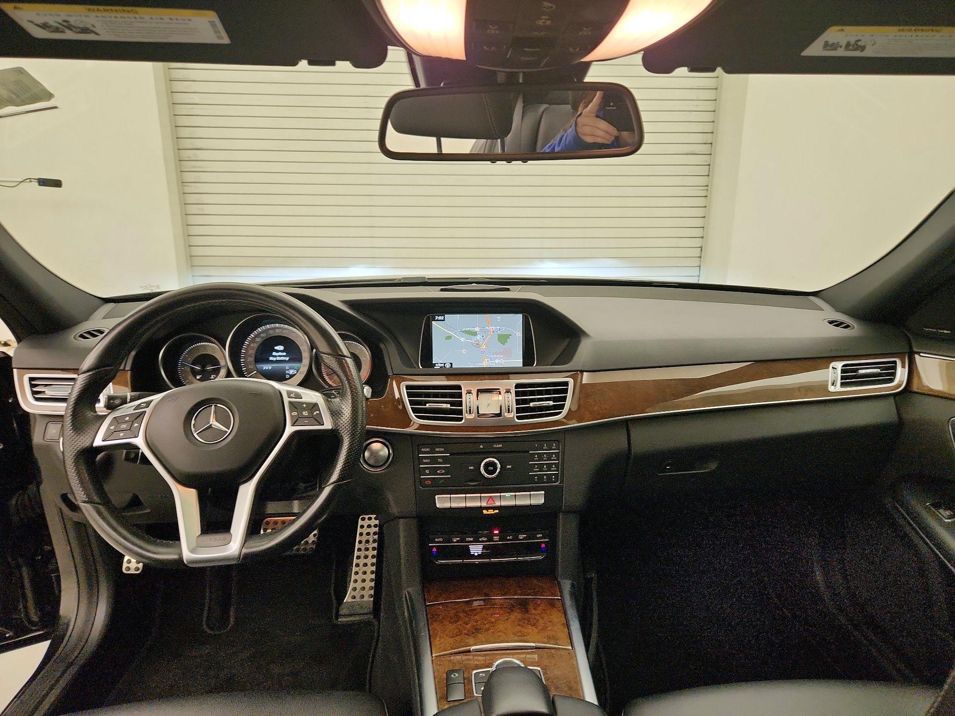 Thumbnail: 2016 Mercedes-Benz E-Class - 9