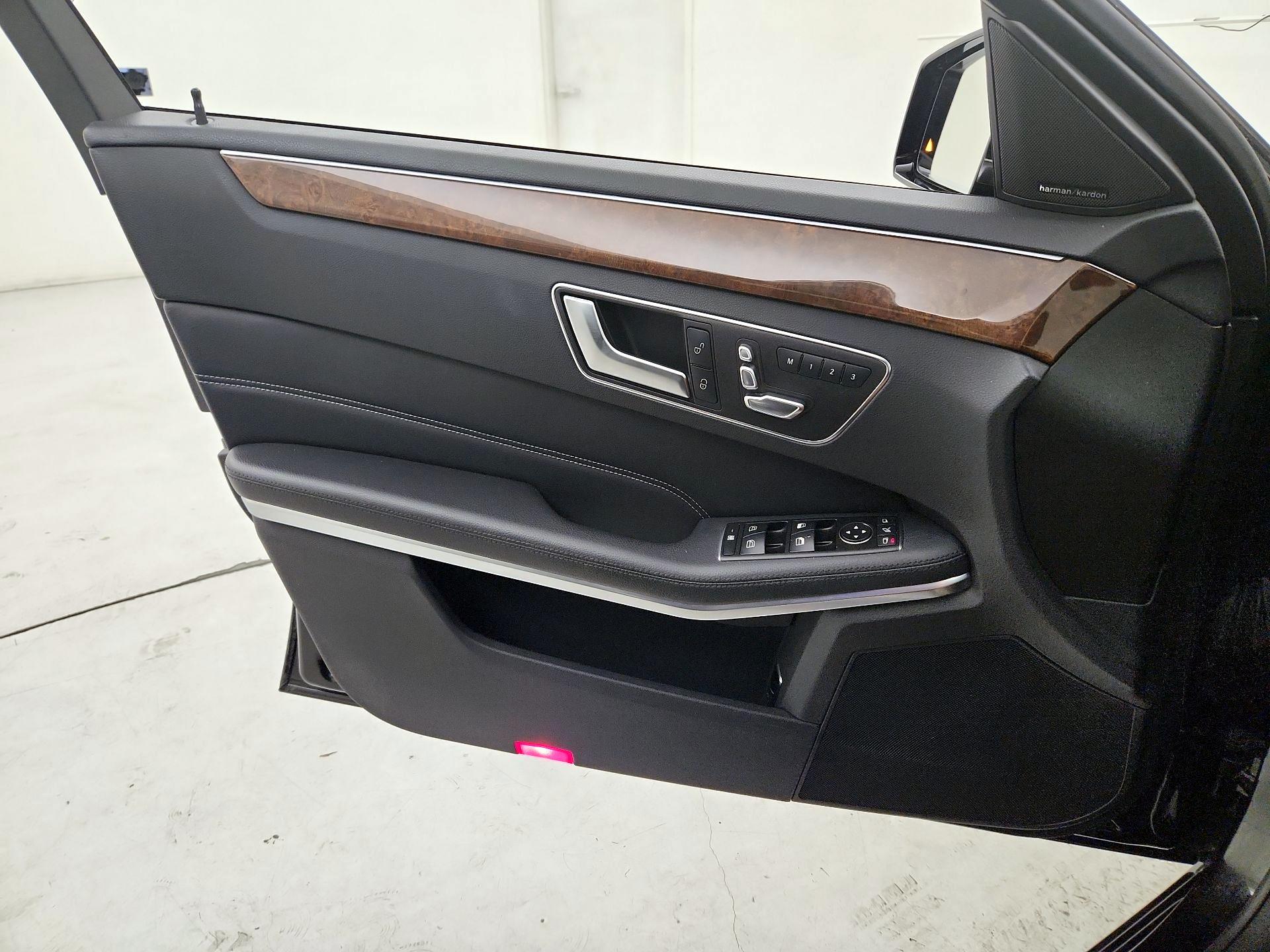 Thumbnail: 2016 Mercedes-Benz E-Class - 12