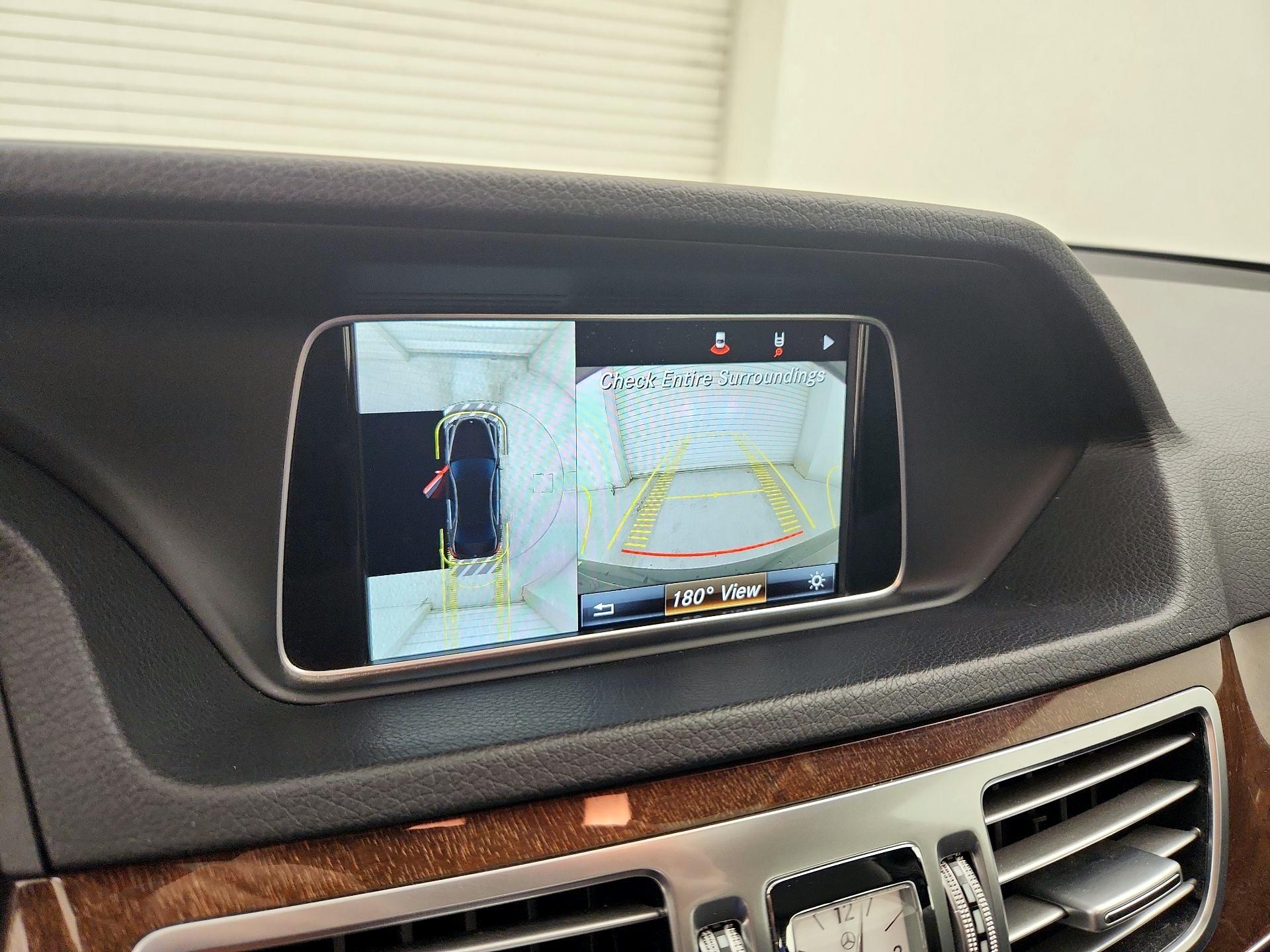 Thumbnail: 2016 Mercedes-Benz E-Class - 15