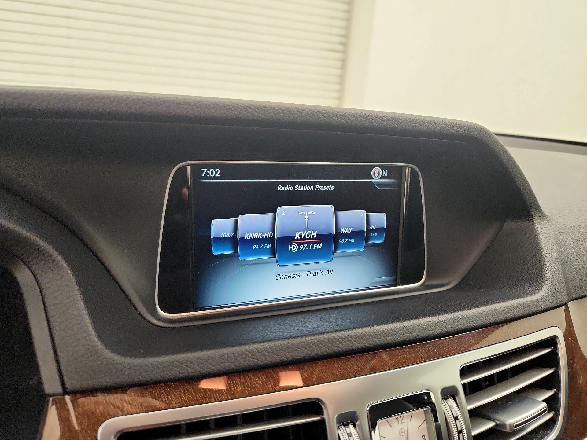 Thumbnail: 2016 Mercedes-Benz E-Class - 16
