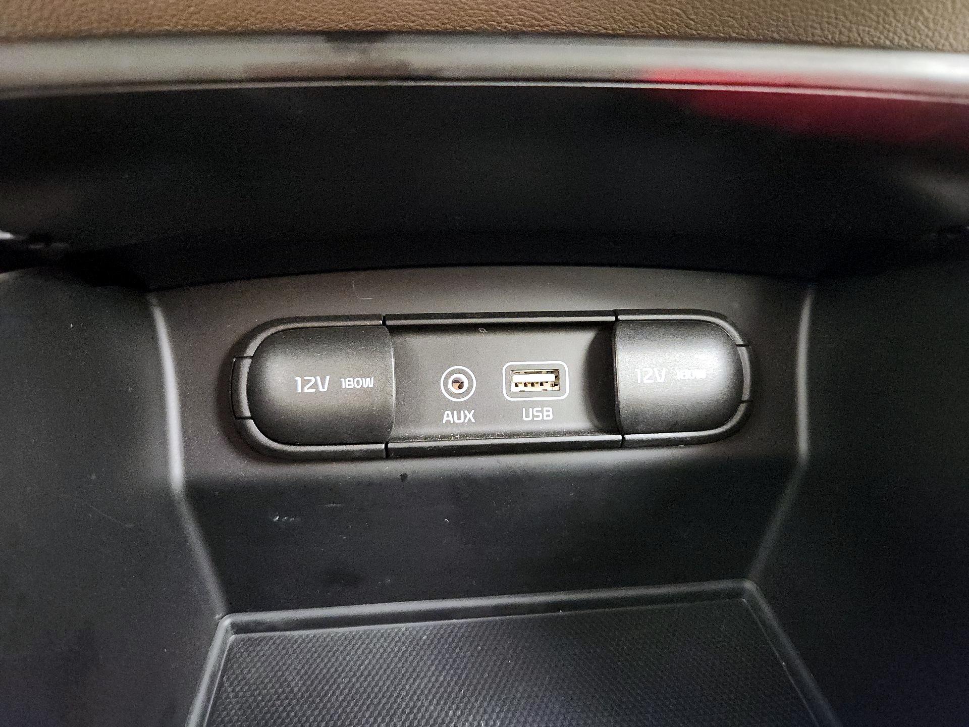 Thumbnail: 2018 Kia Sorento - 18