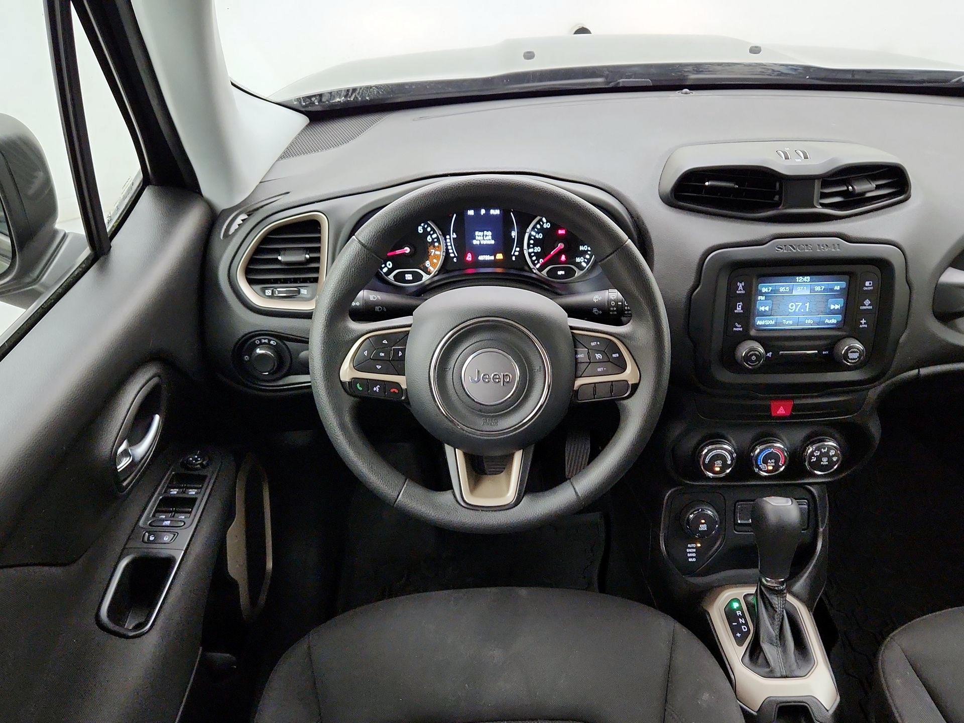 Thumbnail: 2017 Jeep Renegade - 10